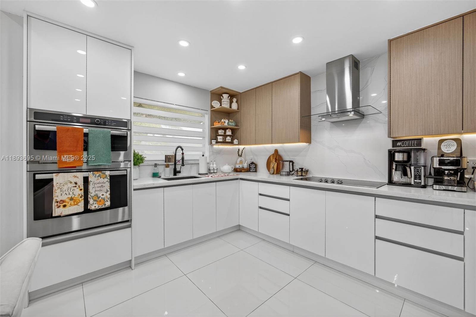 MEADOW WOOD MANOR SEC 9 - Residential Lease