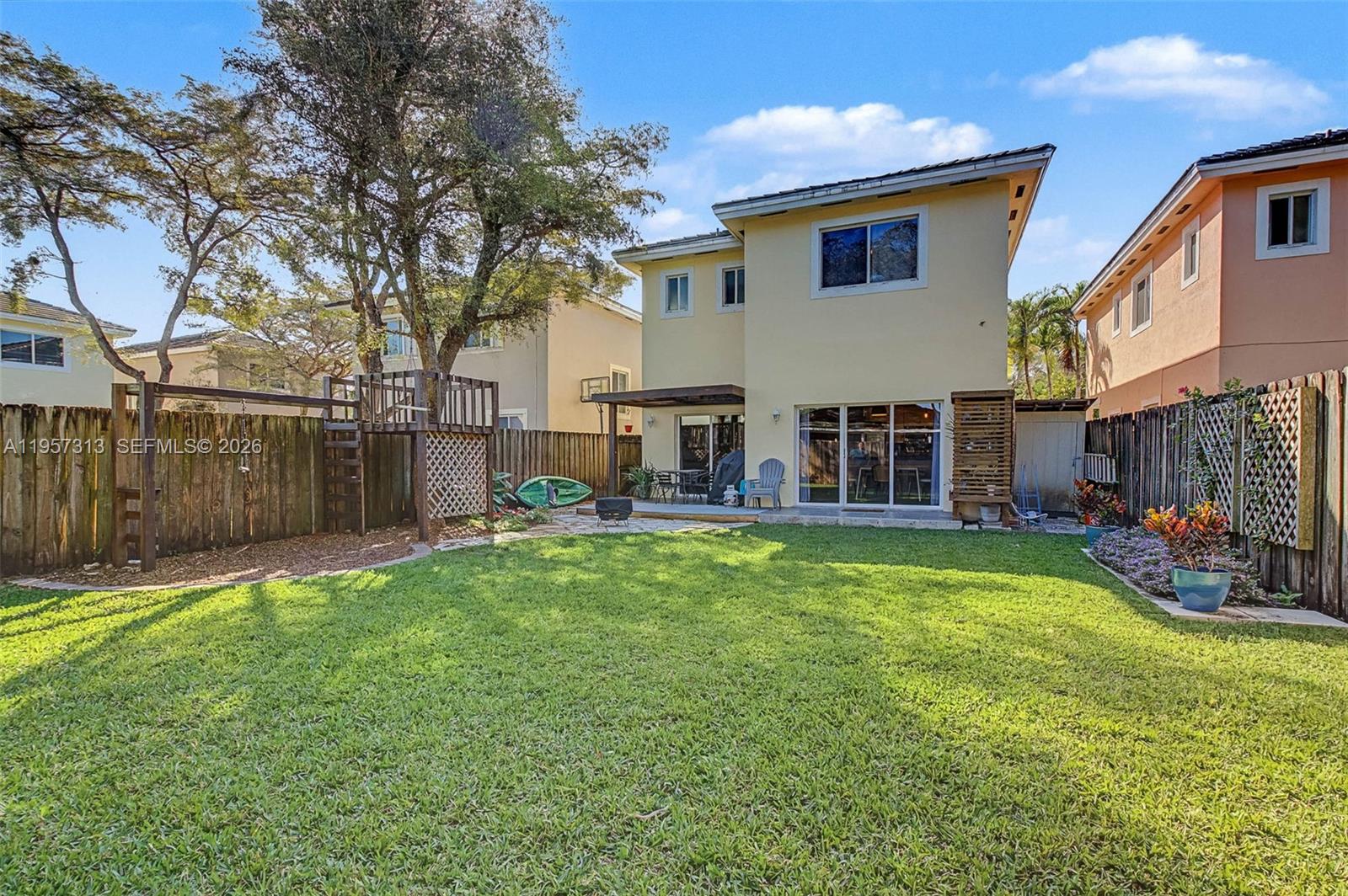 EMILIOS PLACE AT OASIS - Residential