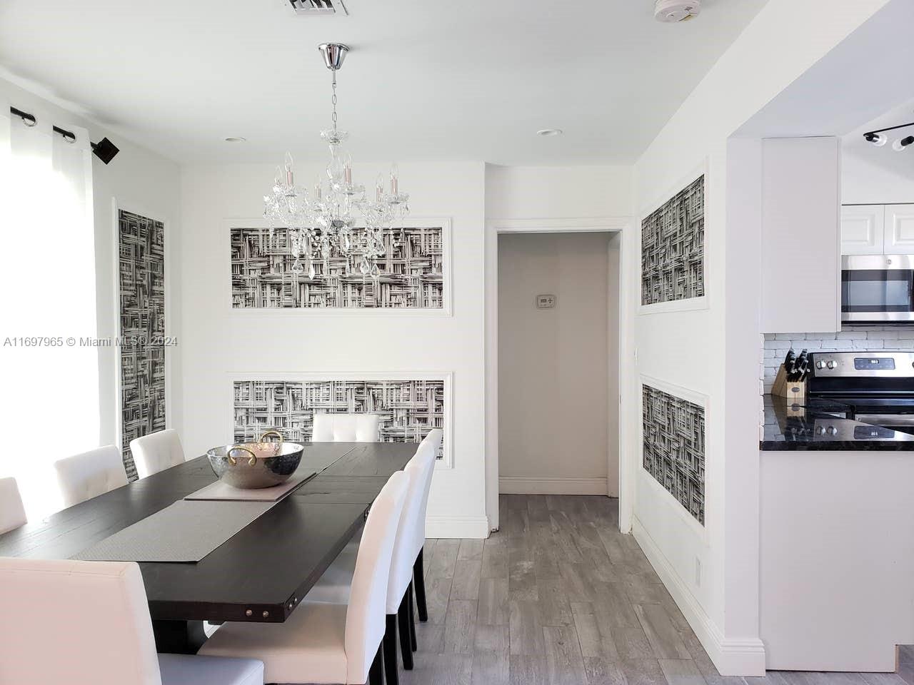 HOLLYWOOD LAKES SECTION - Residential