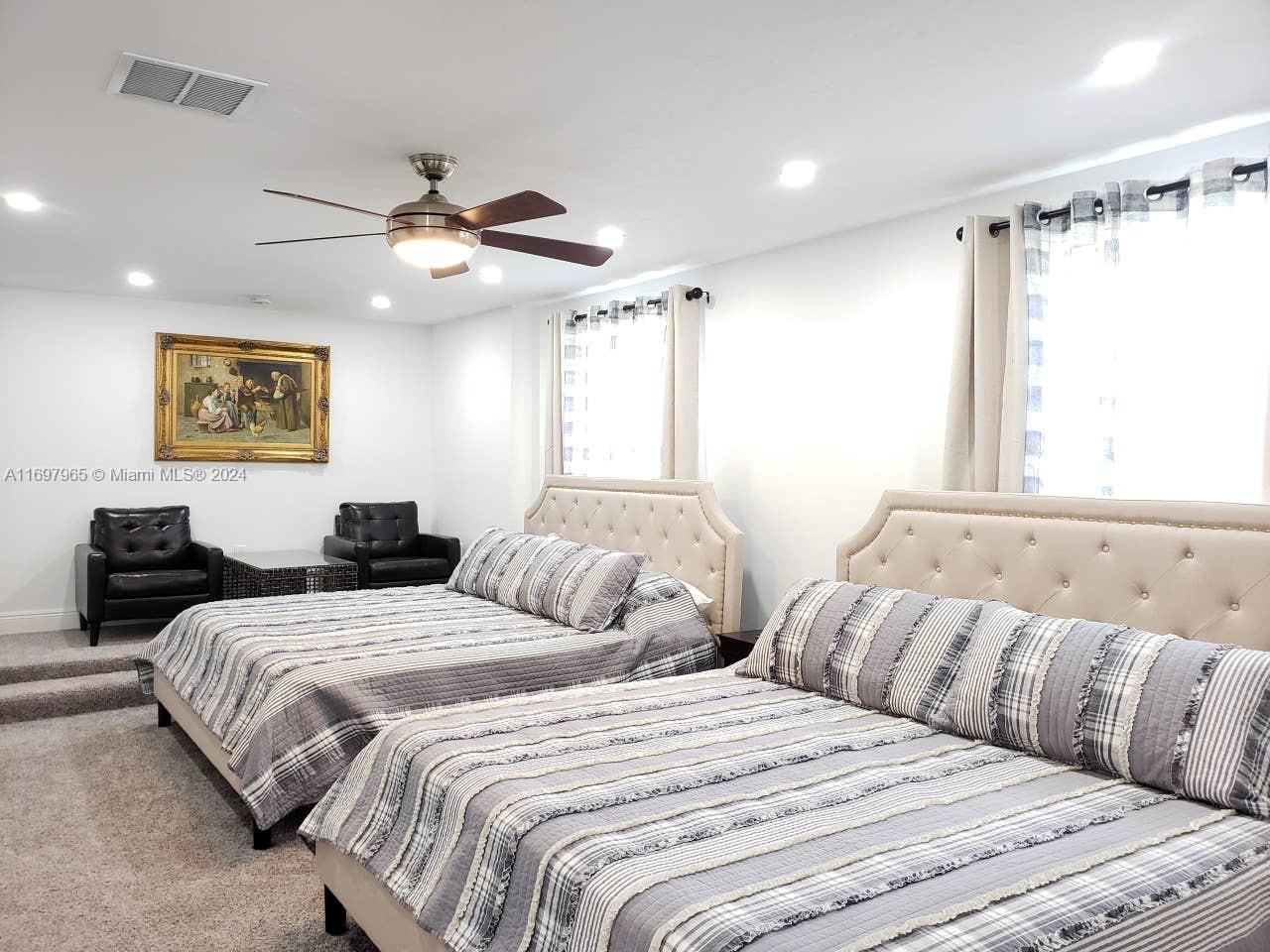 HOLLYWOOD LAKES SECTION - Residential