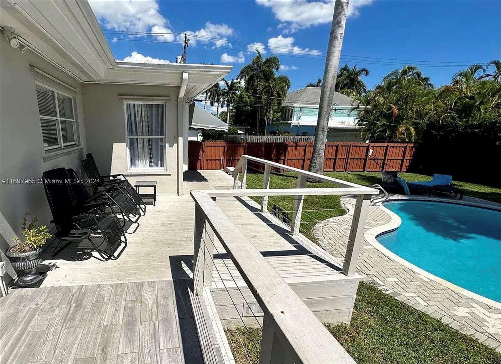 HOLLYWOOD LAKES SECTION - Residential