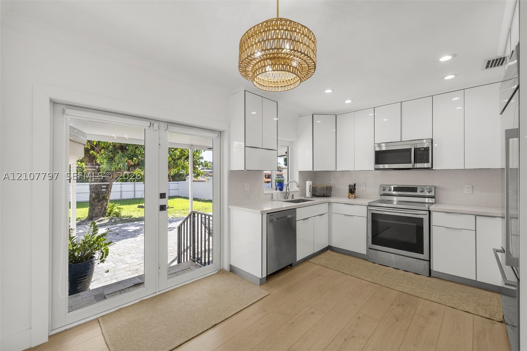 941 NW 40th Ave