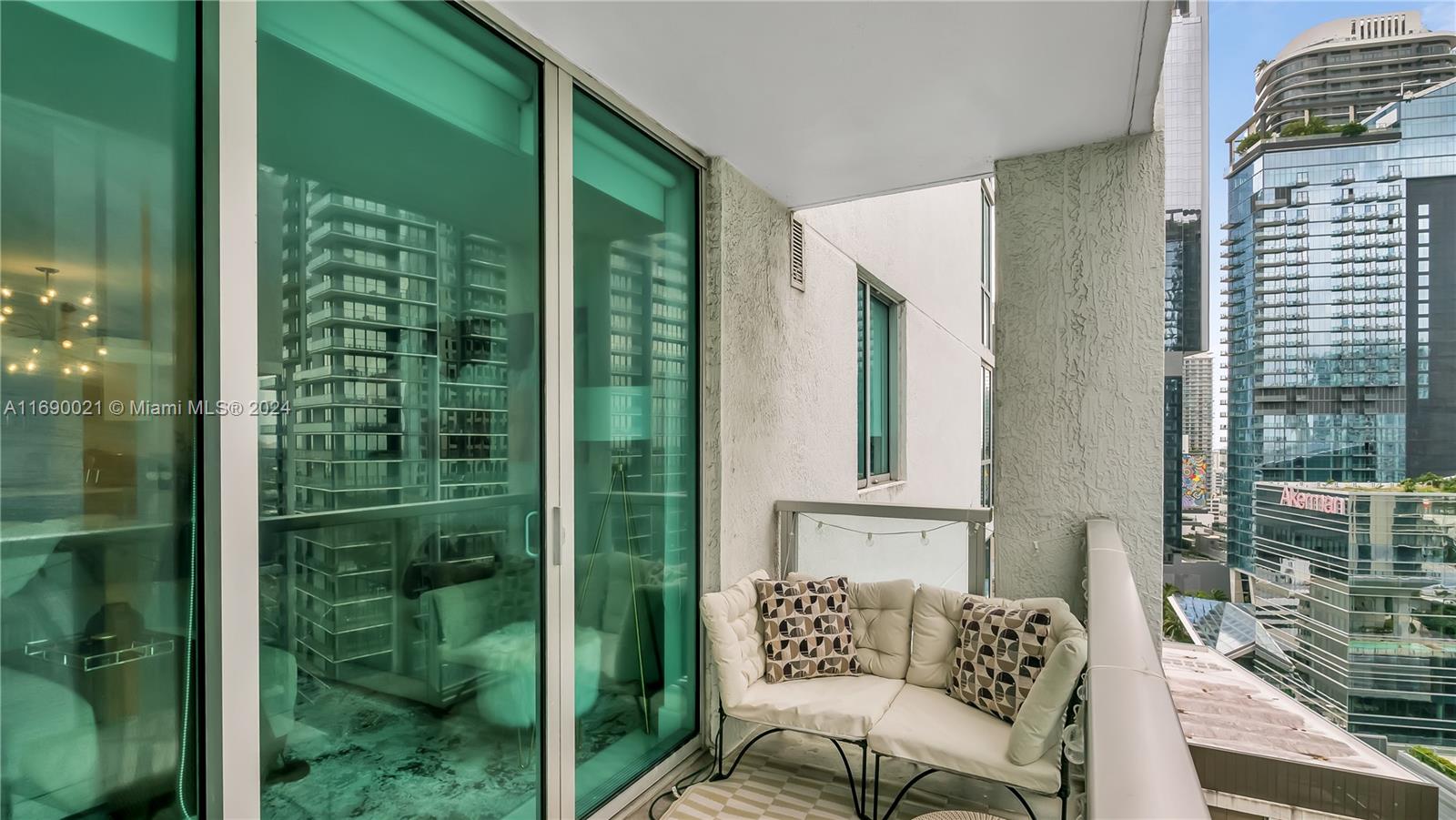 500 BRICKELL WEST CONDO - Residential