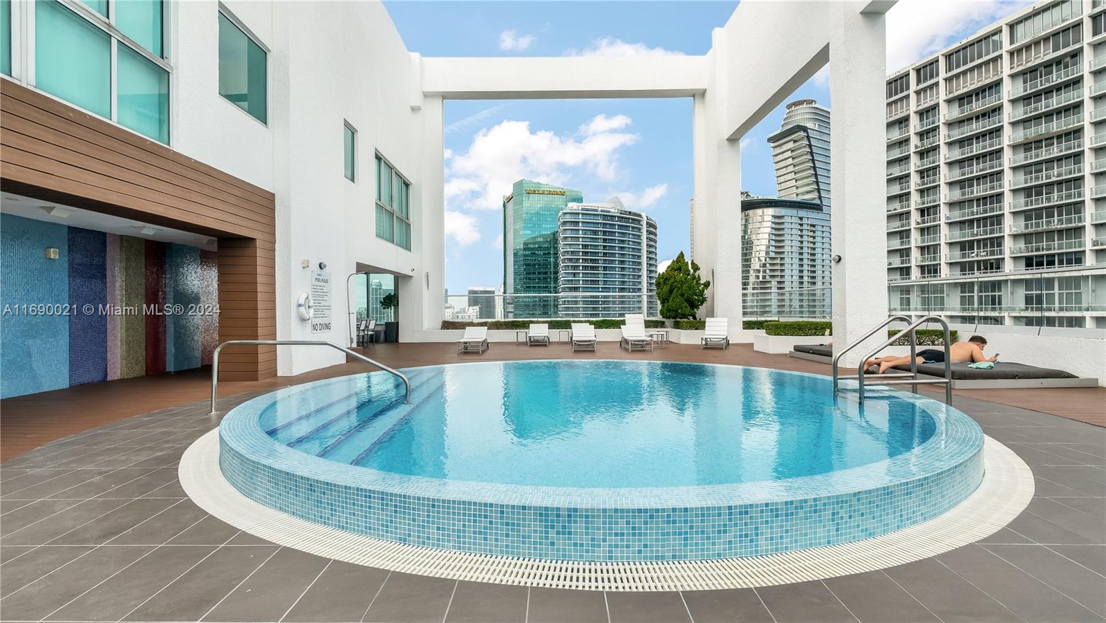 500 BRICKELL WEST CONDO - Residential