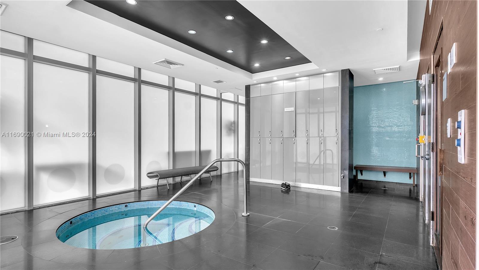 500 BRICKELL WEST CONDO - Residential