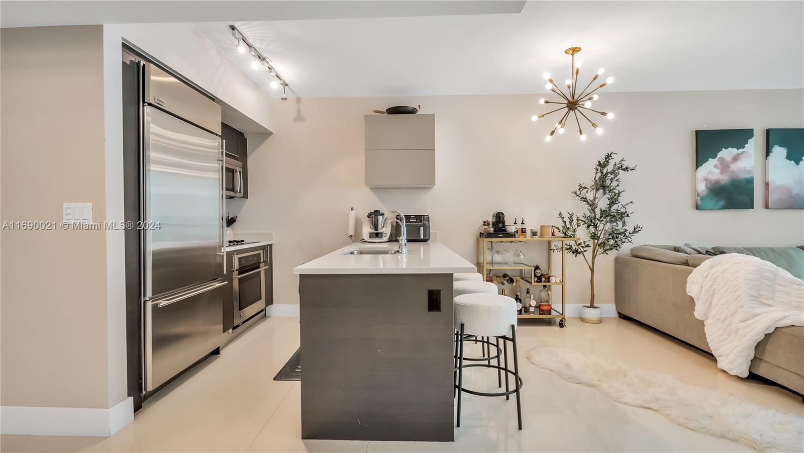 500 BRICKELL WEST CONDO - Residential