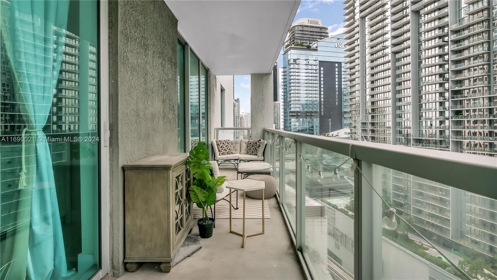 500 BRICKELL WEST CONDO - Residential
