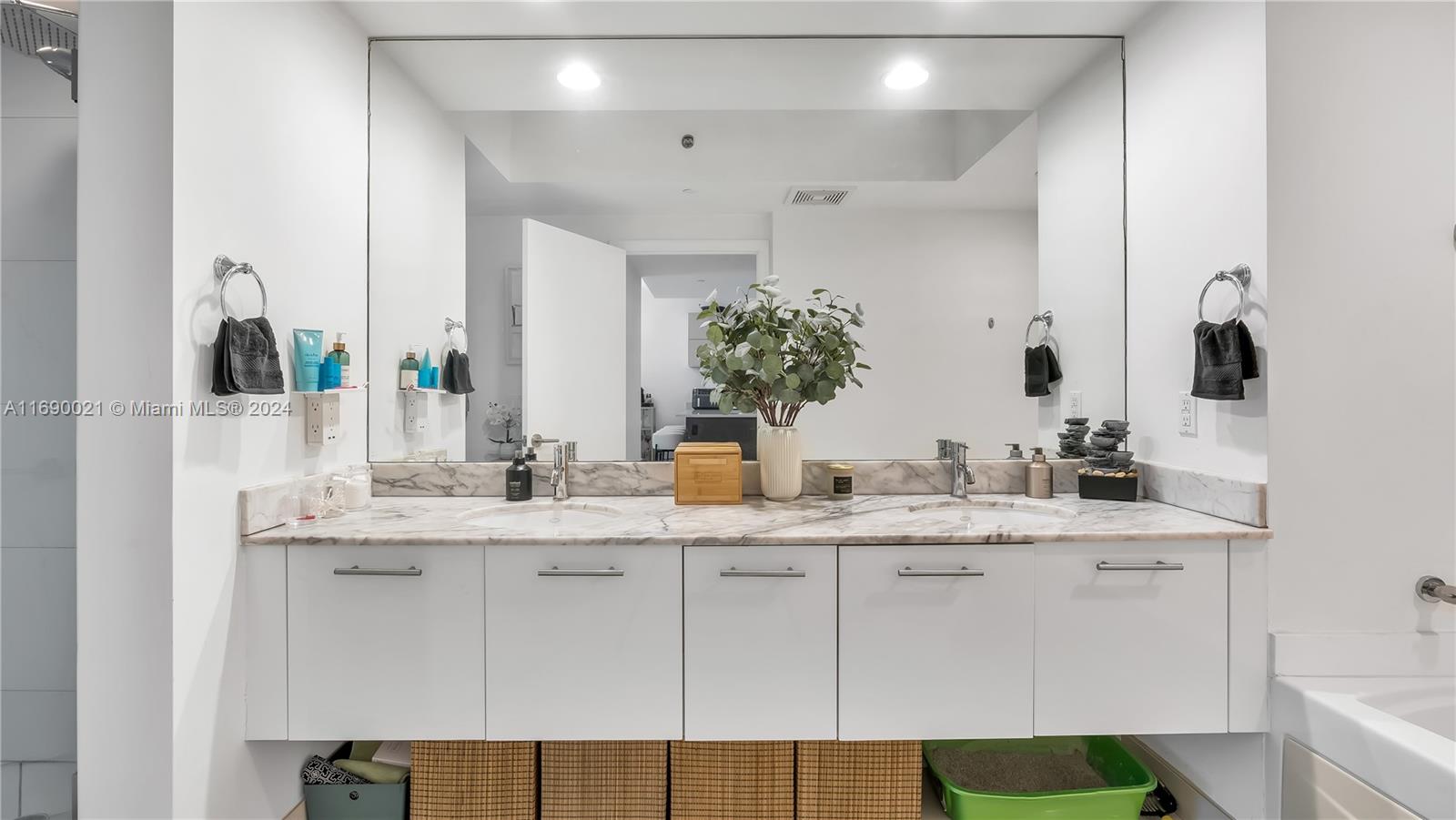 500 BRICKELL WEST CONDO - Residential