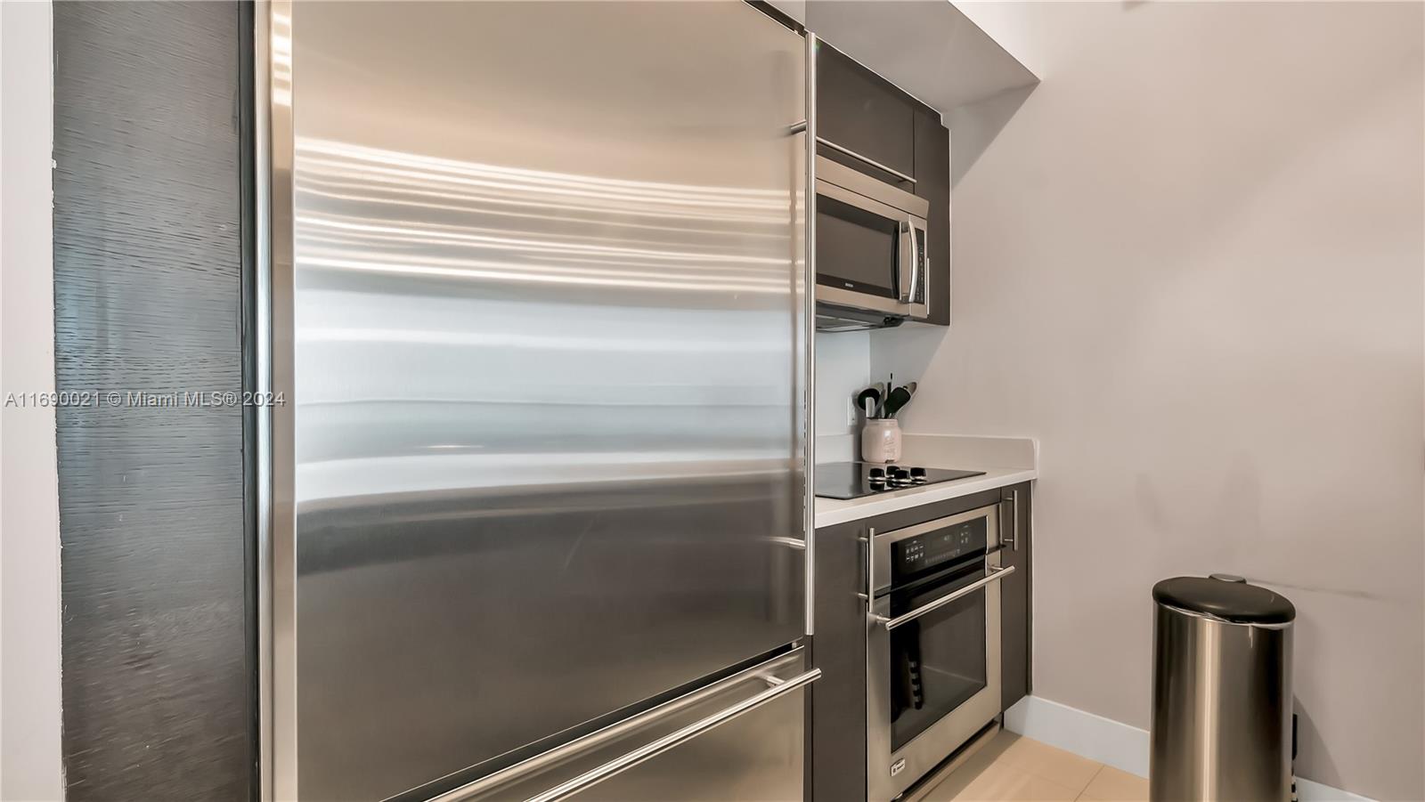 500 BRICKELL WEST CONDO - Residential