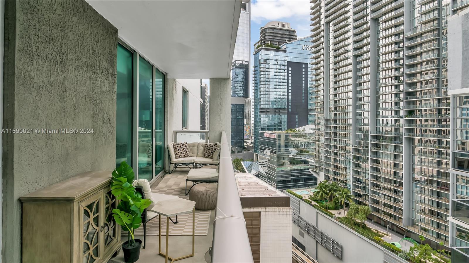 500 BRICKELL WEST CONDO - Residential