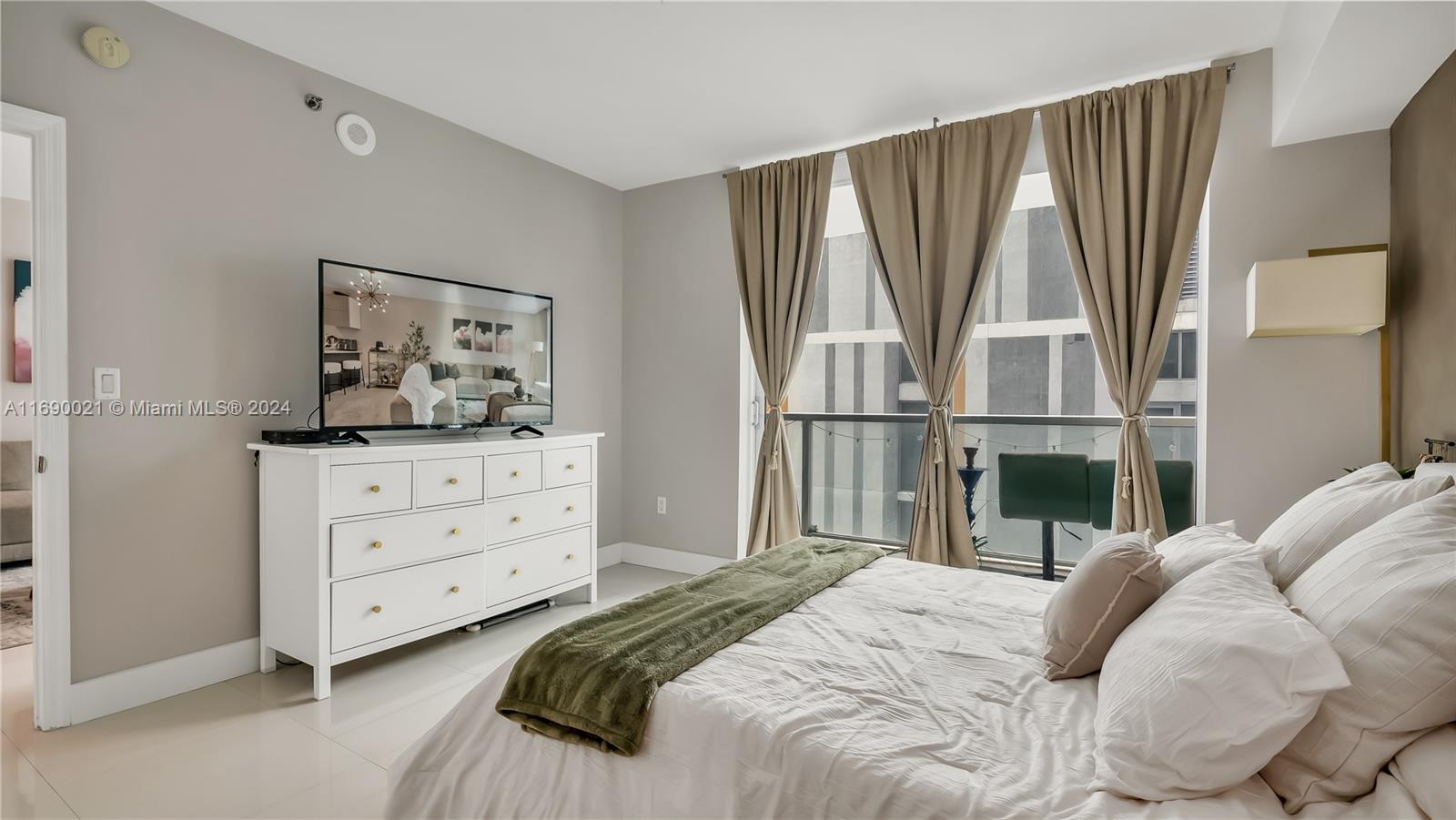 500 BRICKELL WEST CONDO - Residential