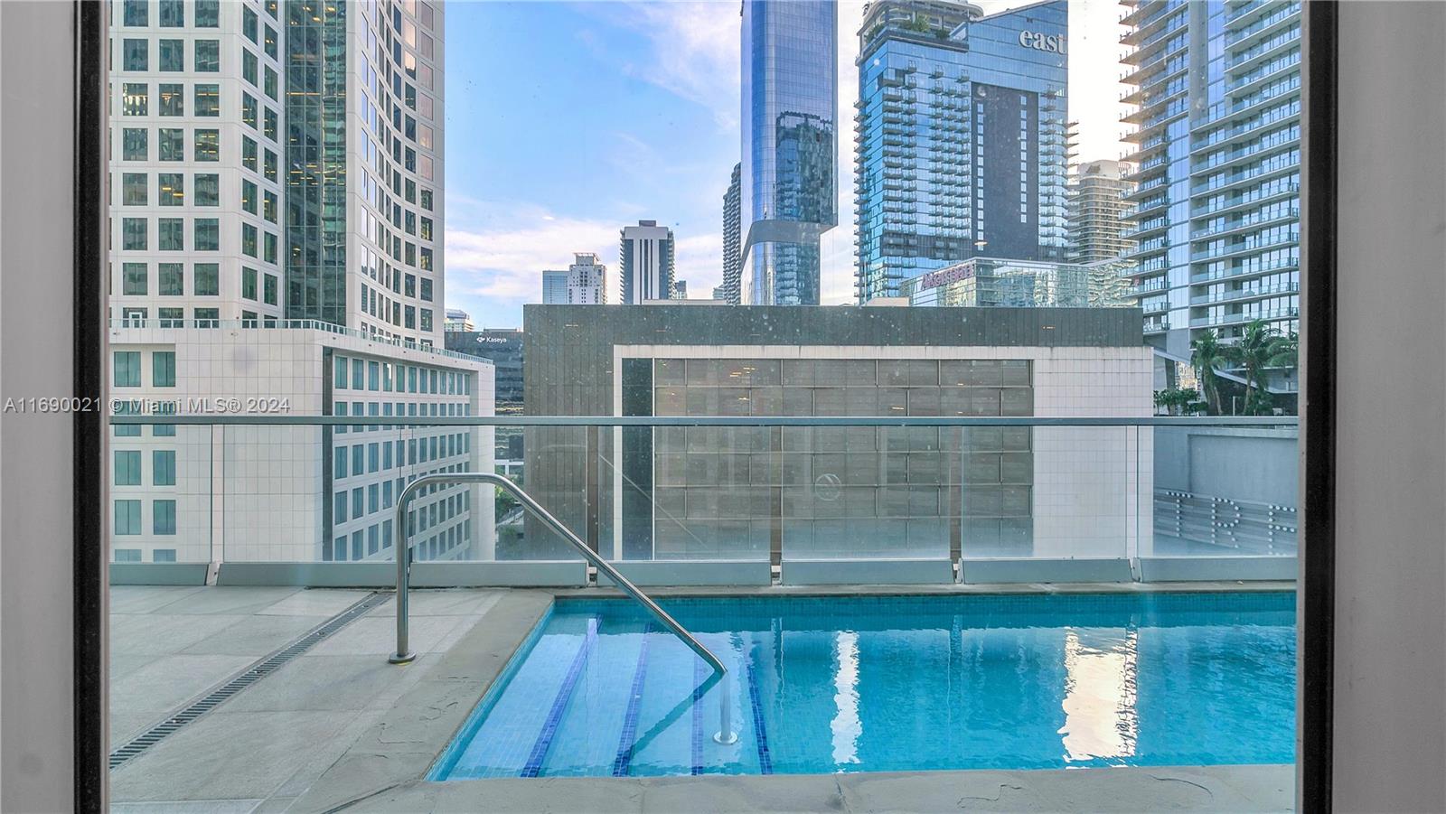 500 BRICKELL WEST CONDO - Residential