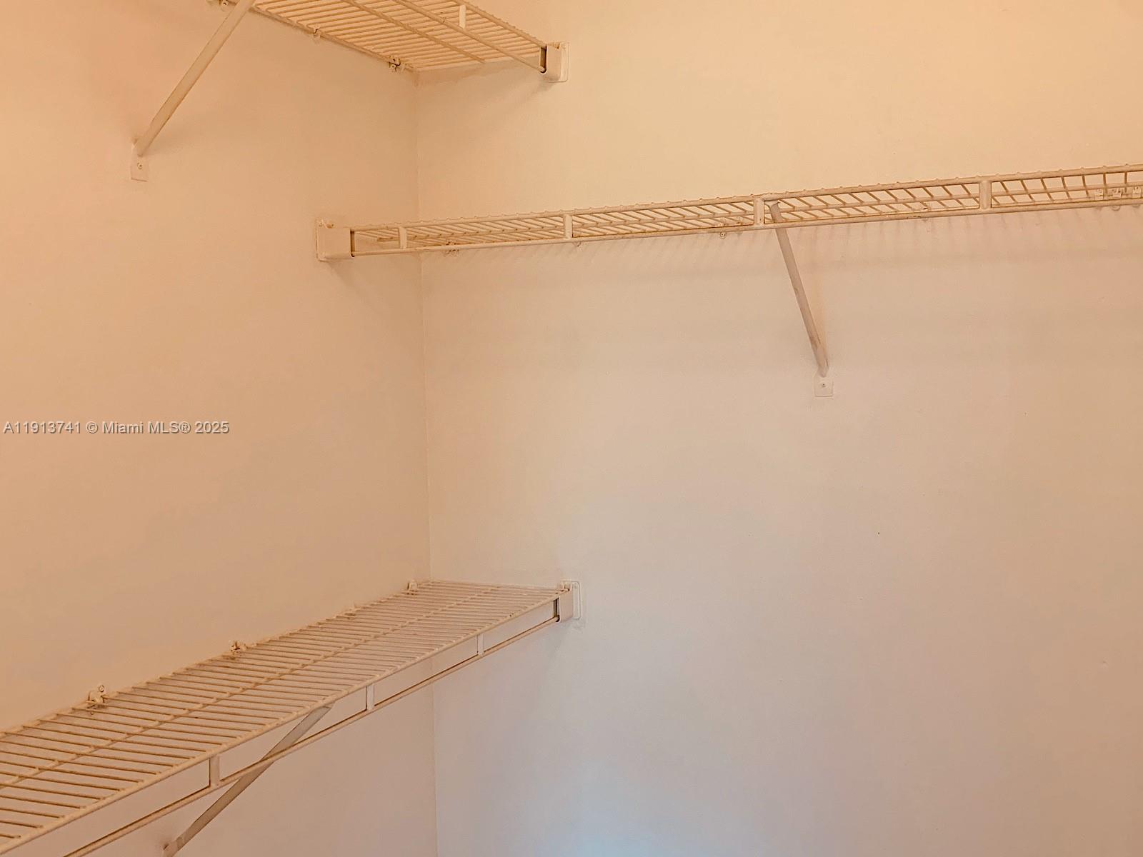 WINDWARD LAKES CONDO - Residential Lease