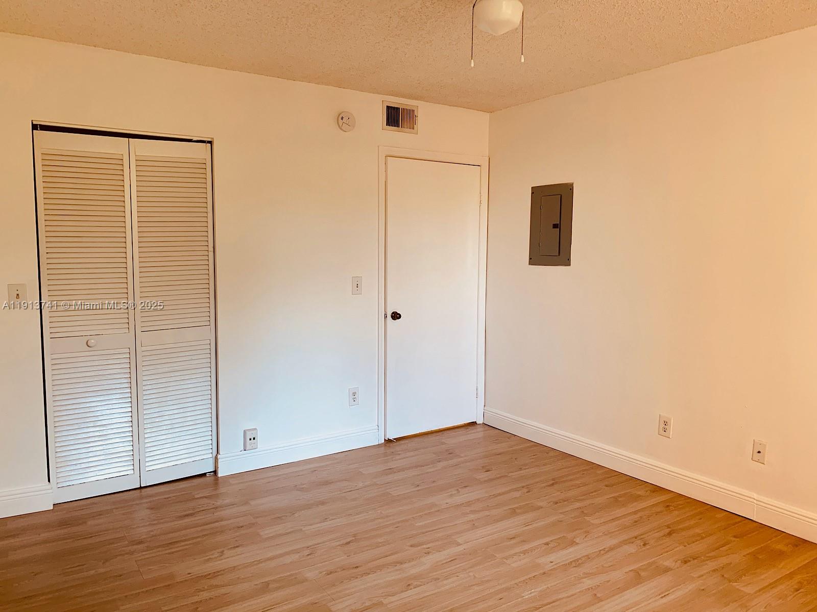 WINDWARD LAKES CONDO - Residential Lease