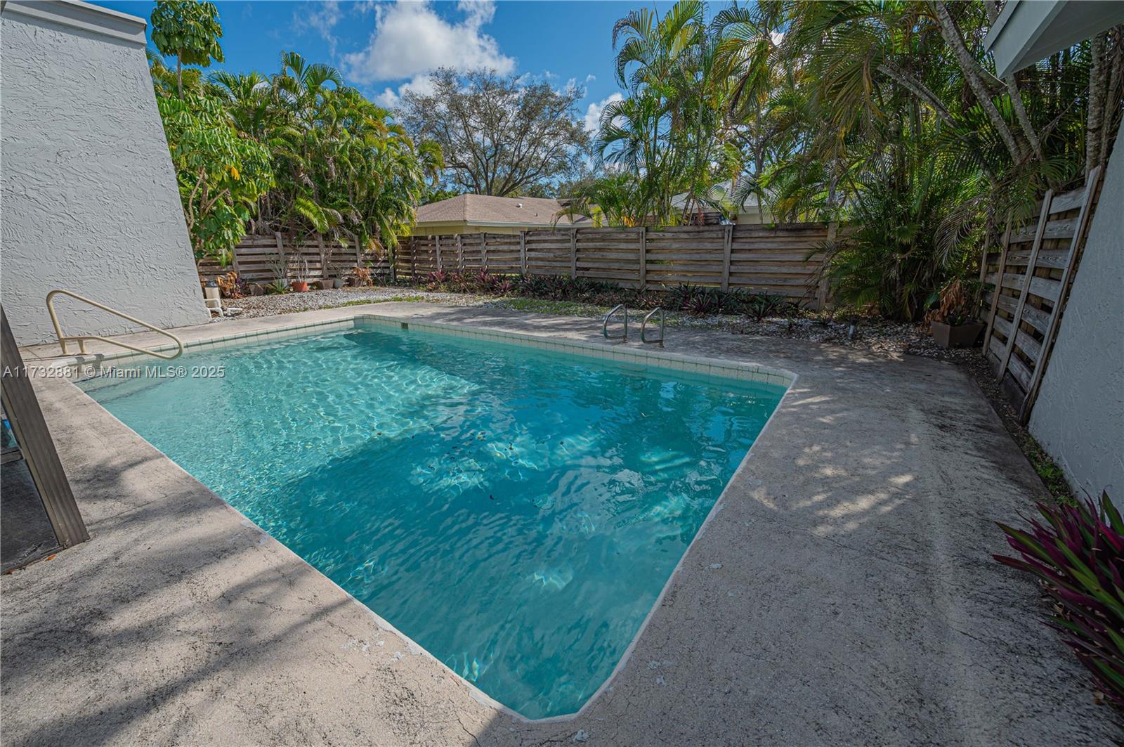 36 Eastmont Rd