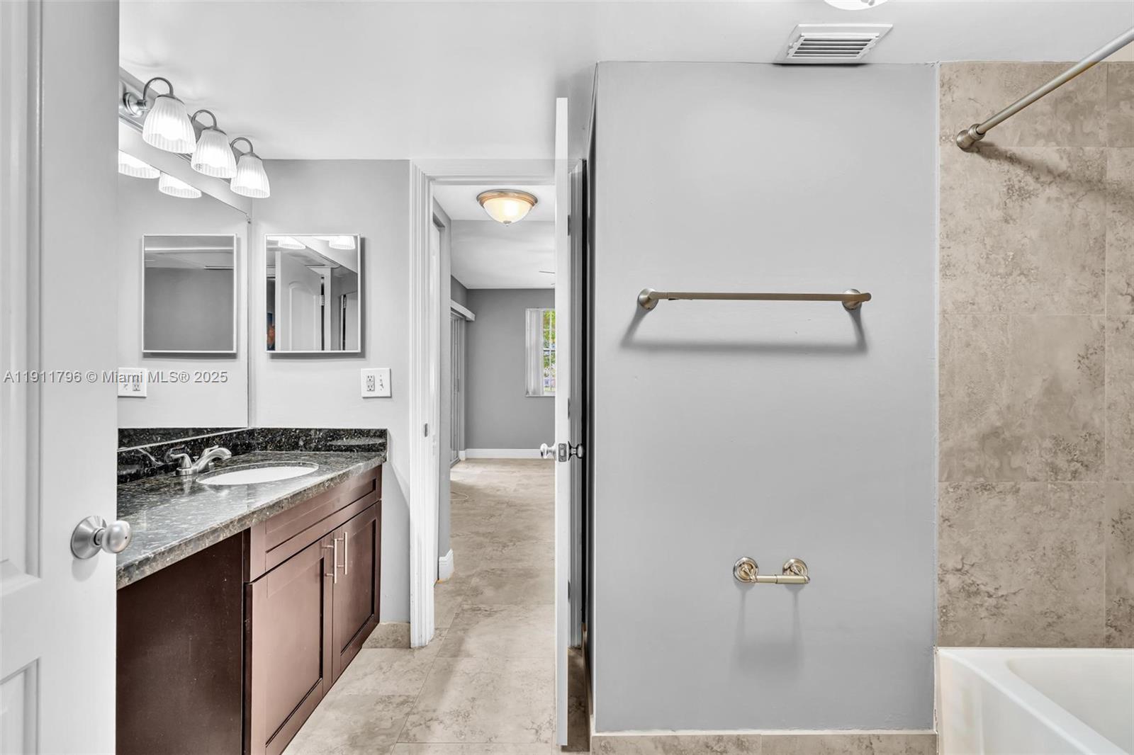 LAKEVIEW CLUB CONDO - Residential Lease