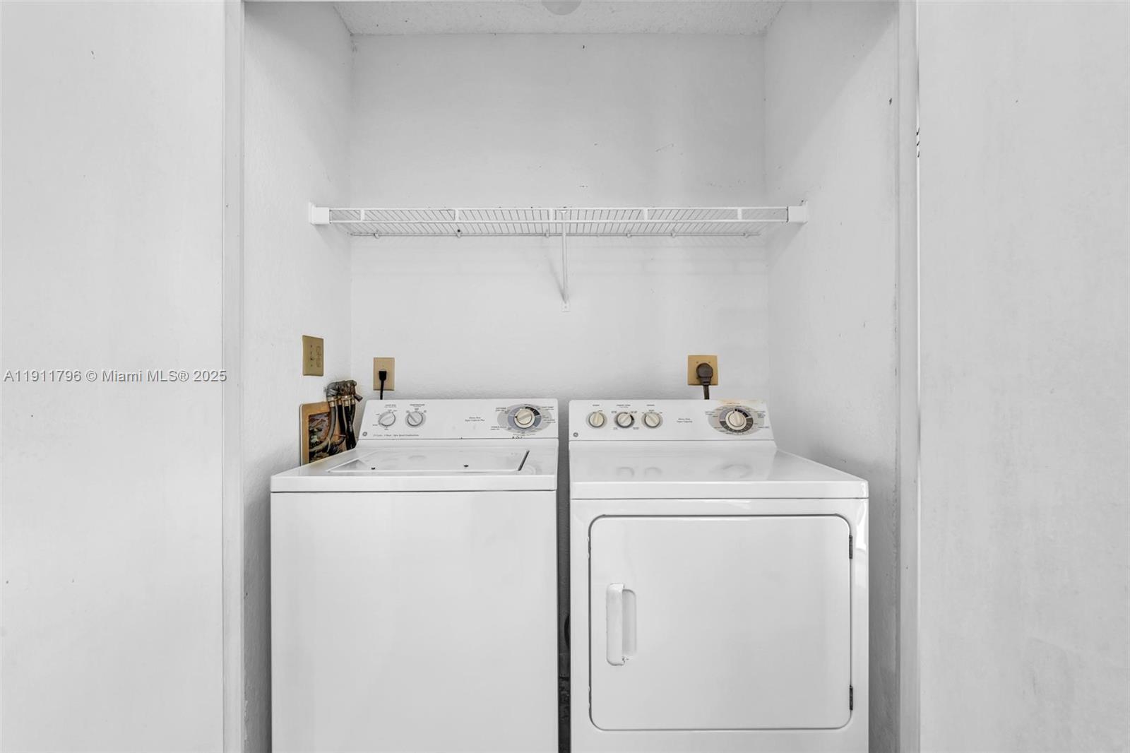 LAKEVIEW CLUB CONDO - Residential Lease