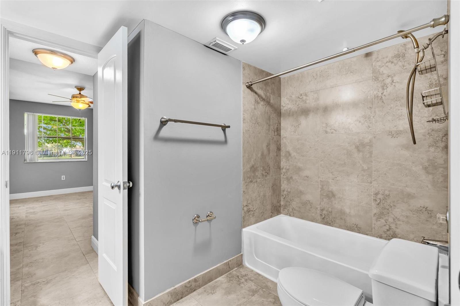 LAKEVIEW CLUB CONDO - Residential Lease