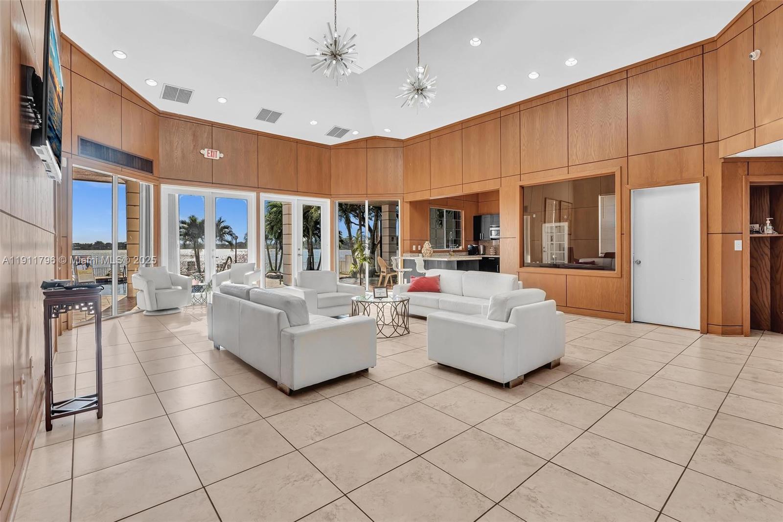 LAKEVIEW CLUB CONDO - Residential Lease