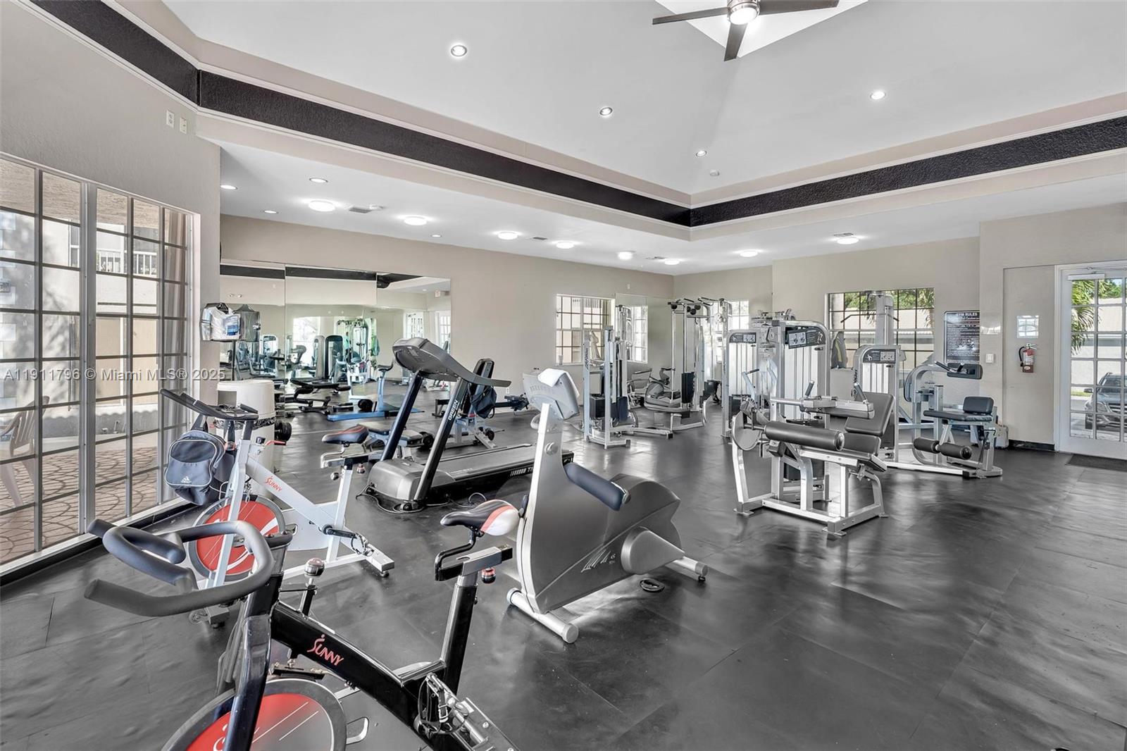 LAKEVIEW CLUB CONDO - Residential Lease