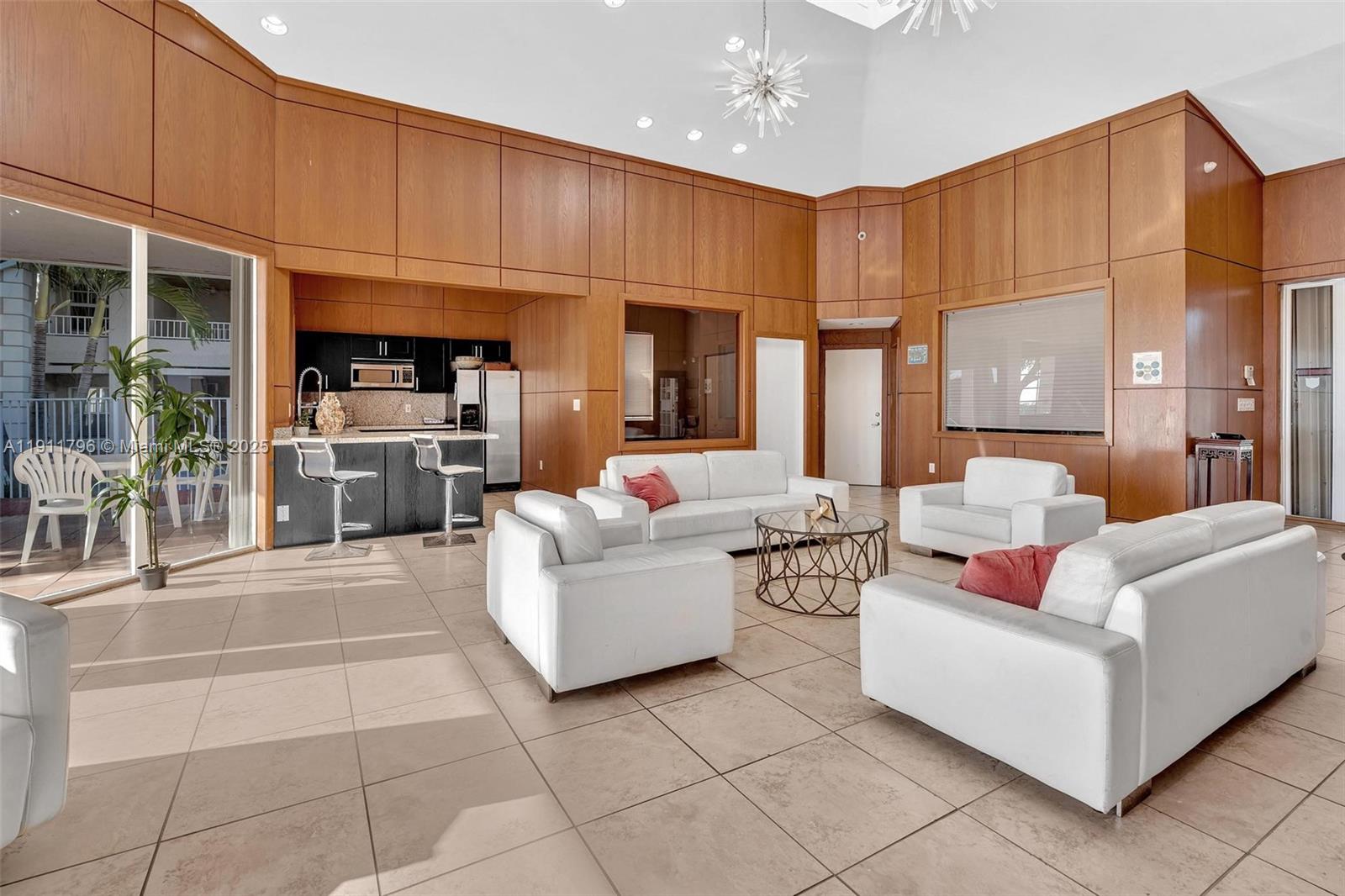 LAKEVIEW CLUB CONDO - Residential Lease