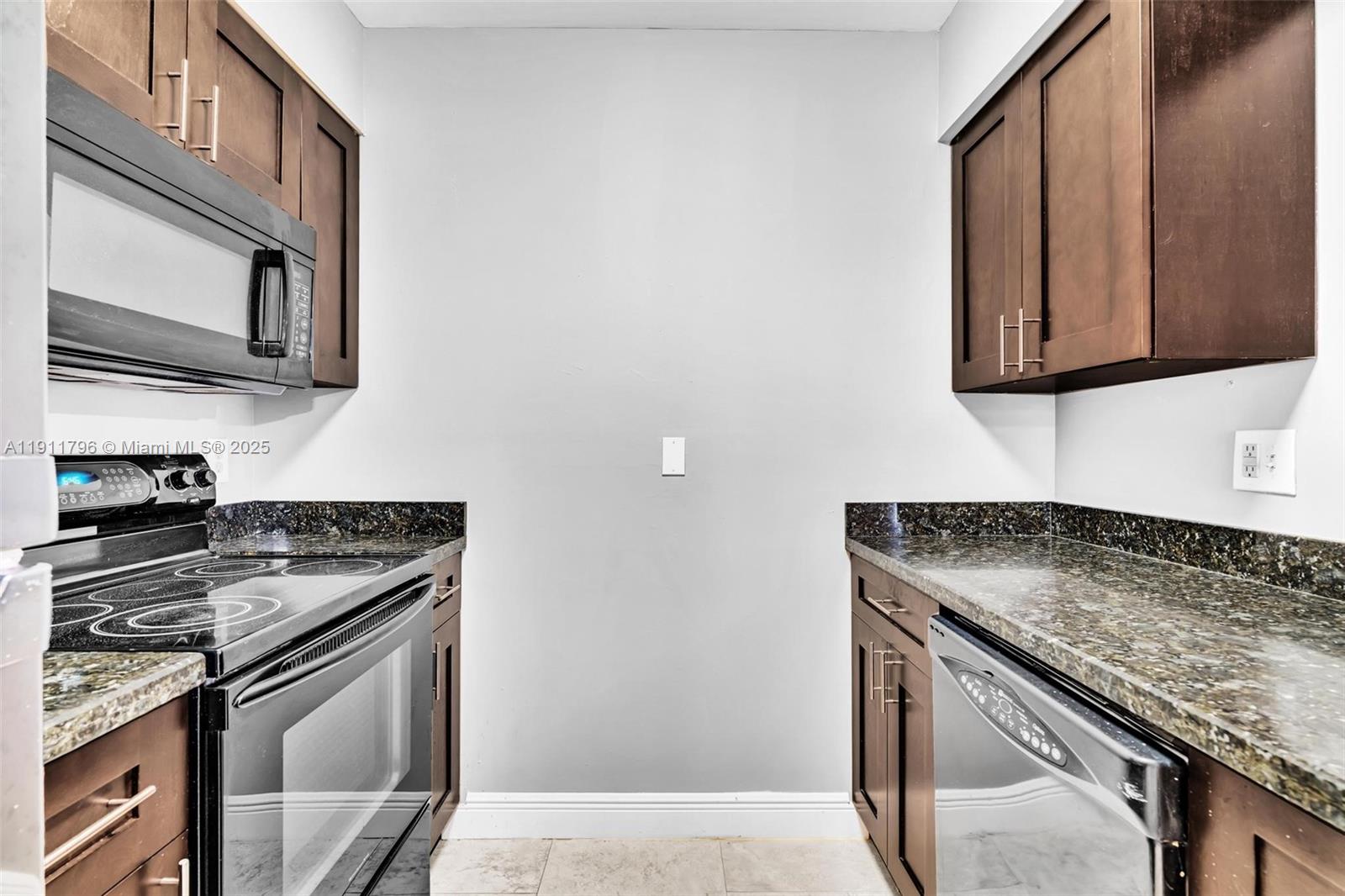 LAKEVIEW CLUB CONDO - Residential Lease