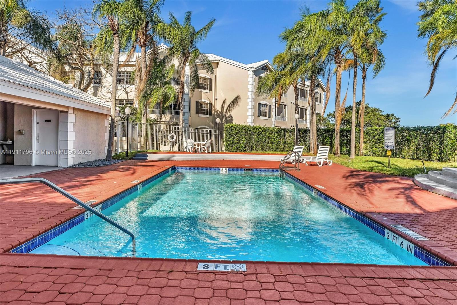 LAKEVIEW CLUB CONDO - Residential Lease