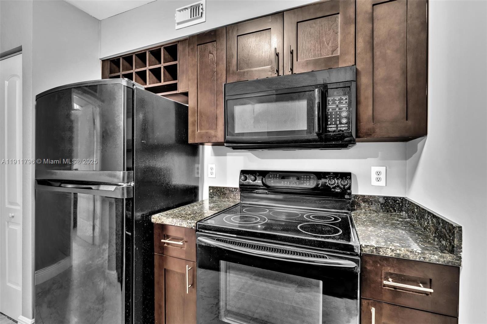 LAKEVIEW CLUB CONDO - Residential Lease