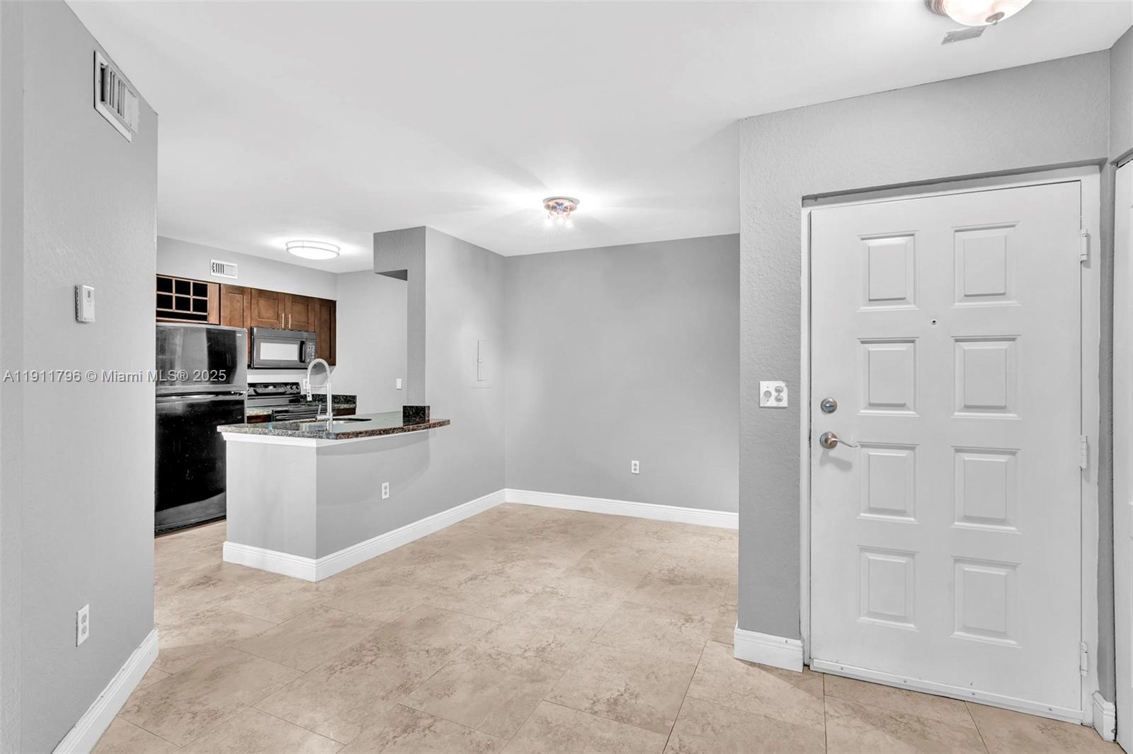 LAKEVIEW CLUB CONDO - Residential Lease