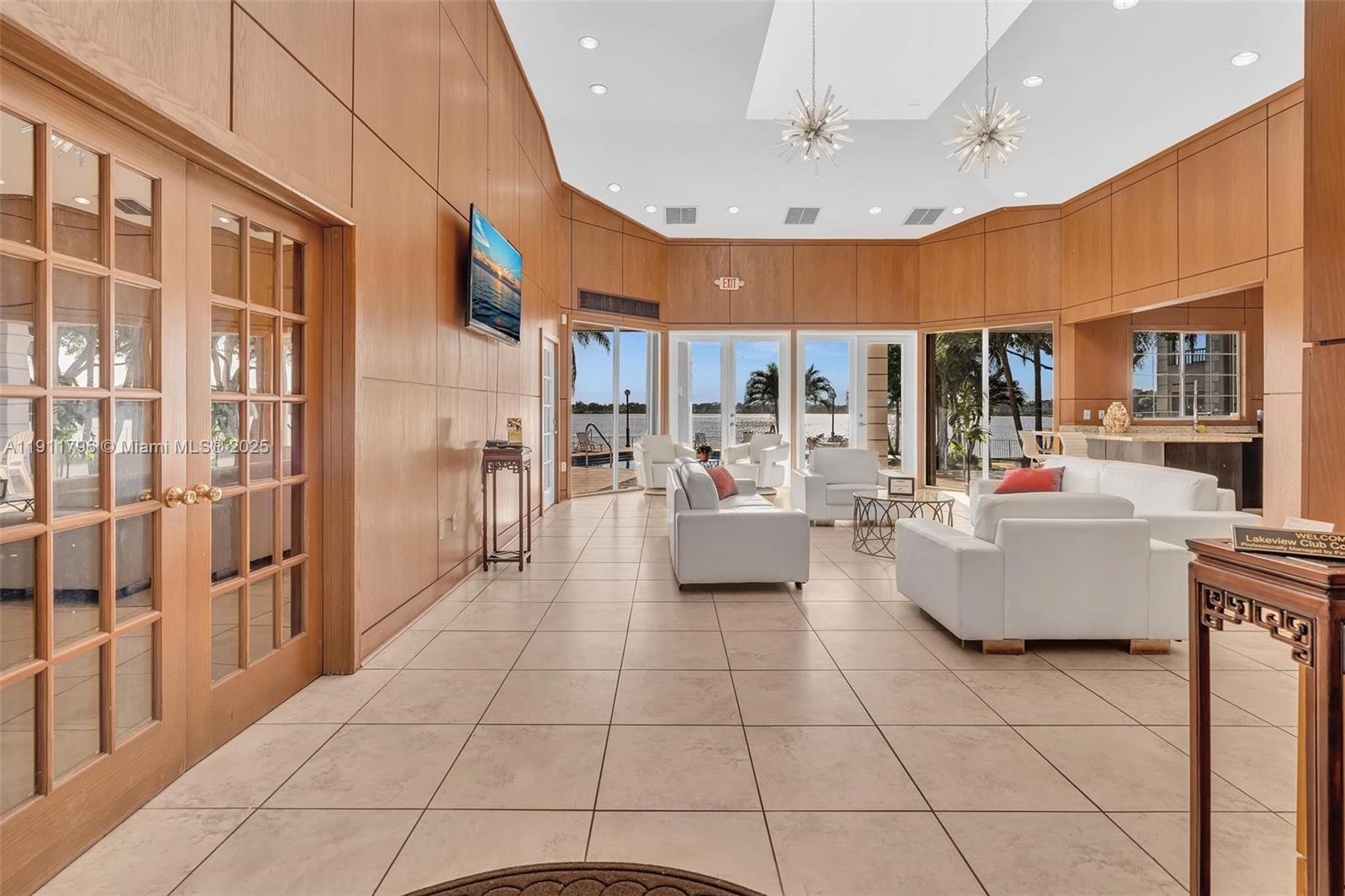 LAKEVIEW CLUB CONDO - Residential Lease