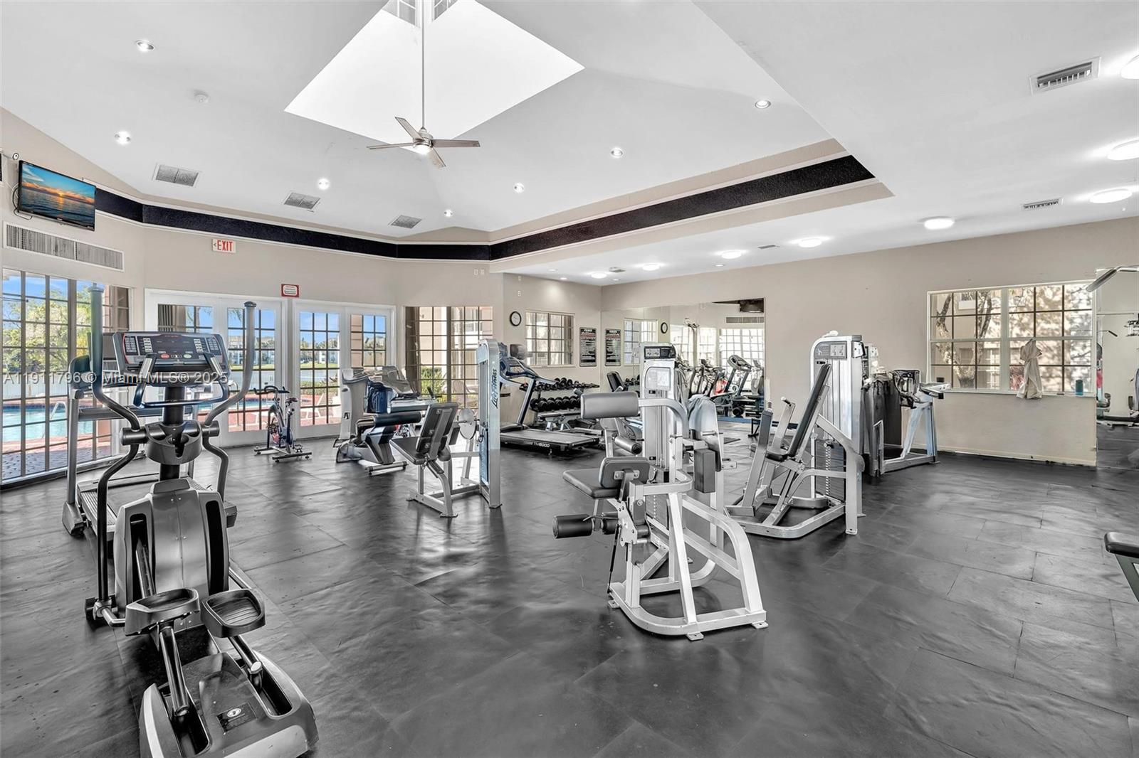 LAKEVIEW CLUB CONDO - Residential Lease