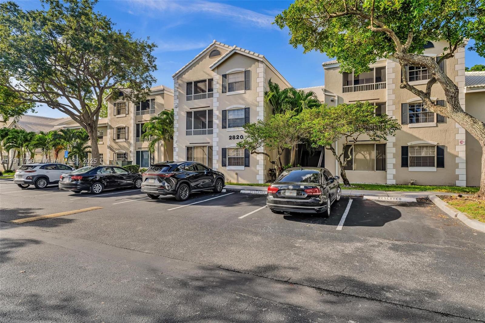 LAKEVIEW CLUB CONDO - Residential Lease