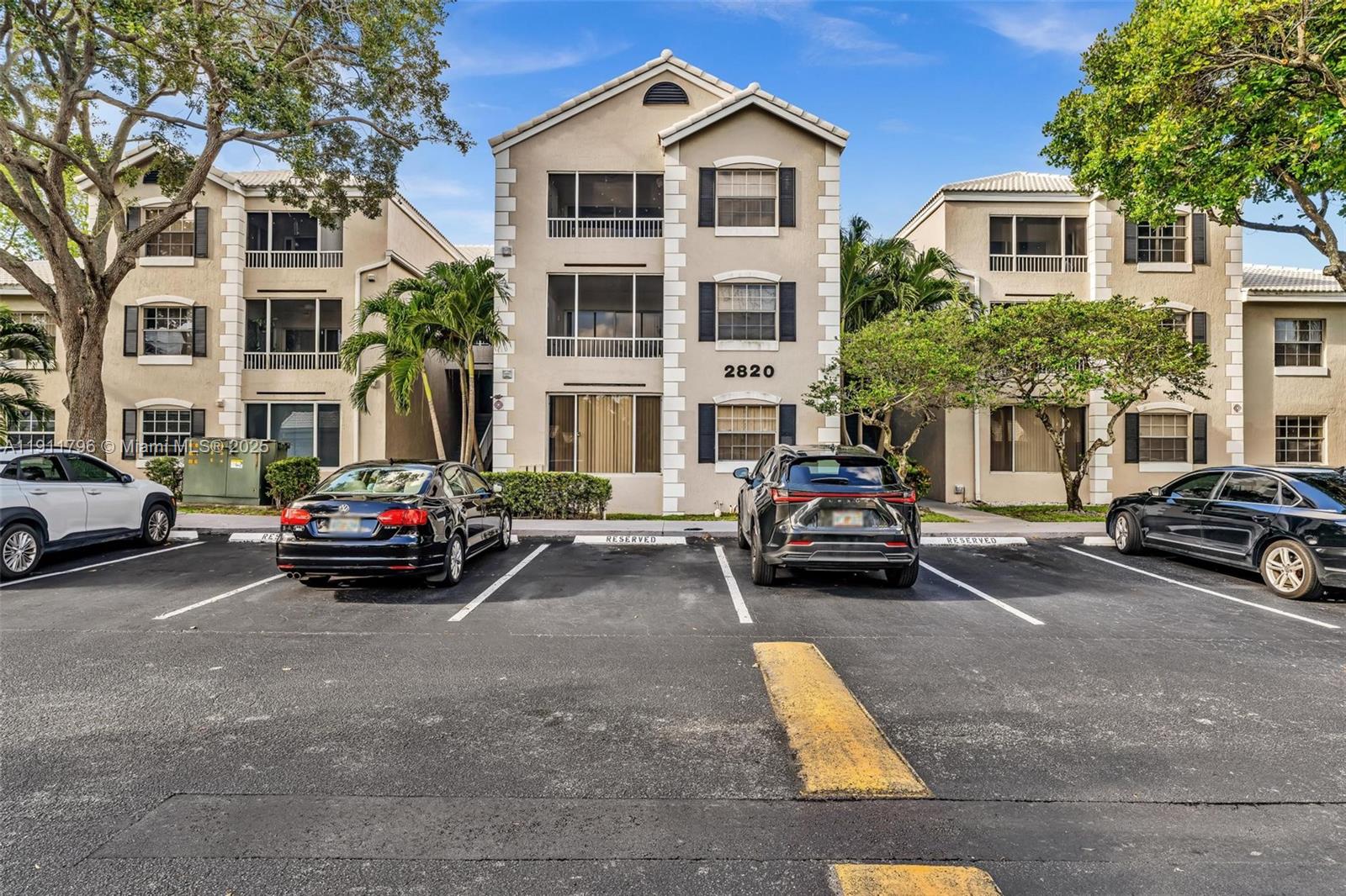 LAKEVIEW CLUB CONDO - Residential Lease