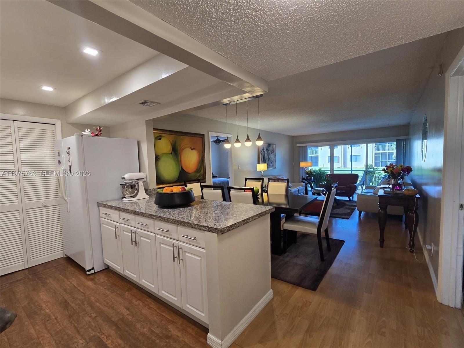 BUILDING ONE OF RACQUET C - Residential