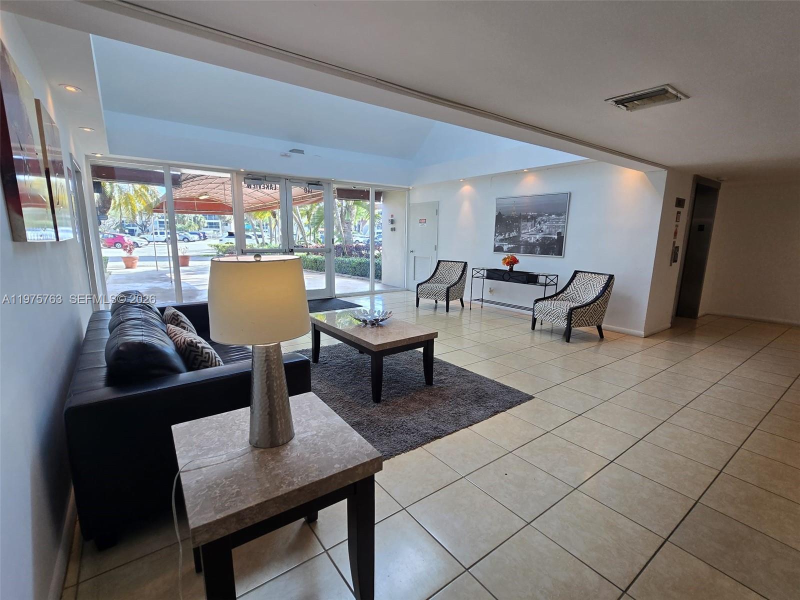 BUILDING ONE OF RACQUET C - Residential