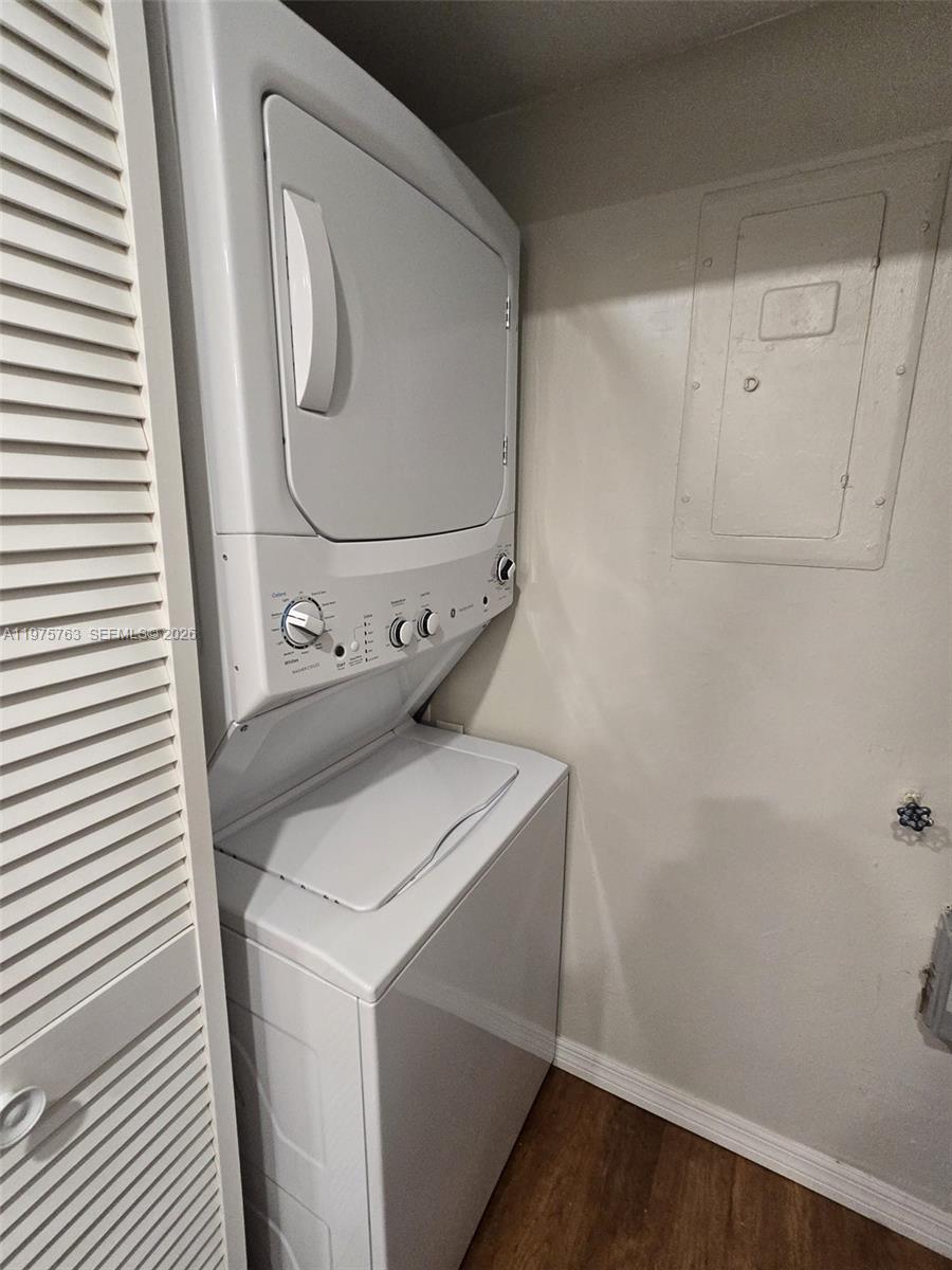 BUILDING ONE OF RACQUET C - Residential