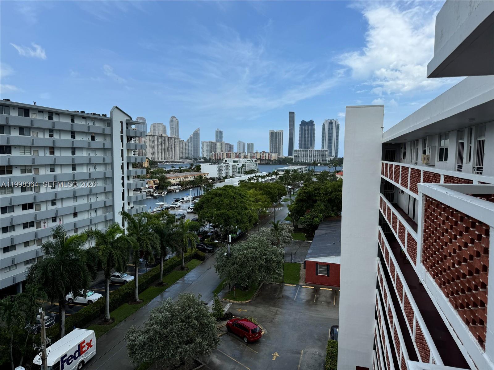 EASTERN SHORES WHITE HOUS - Residential Lease