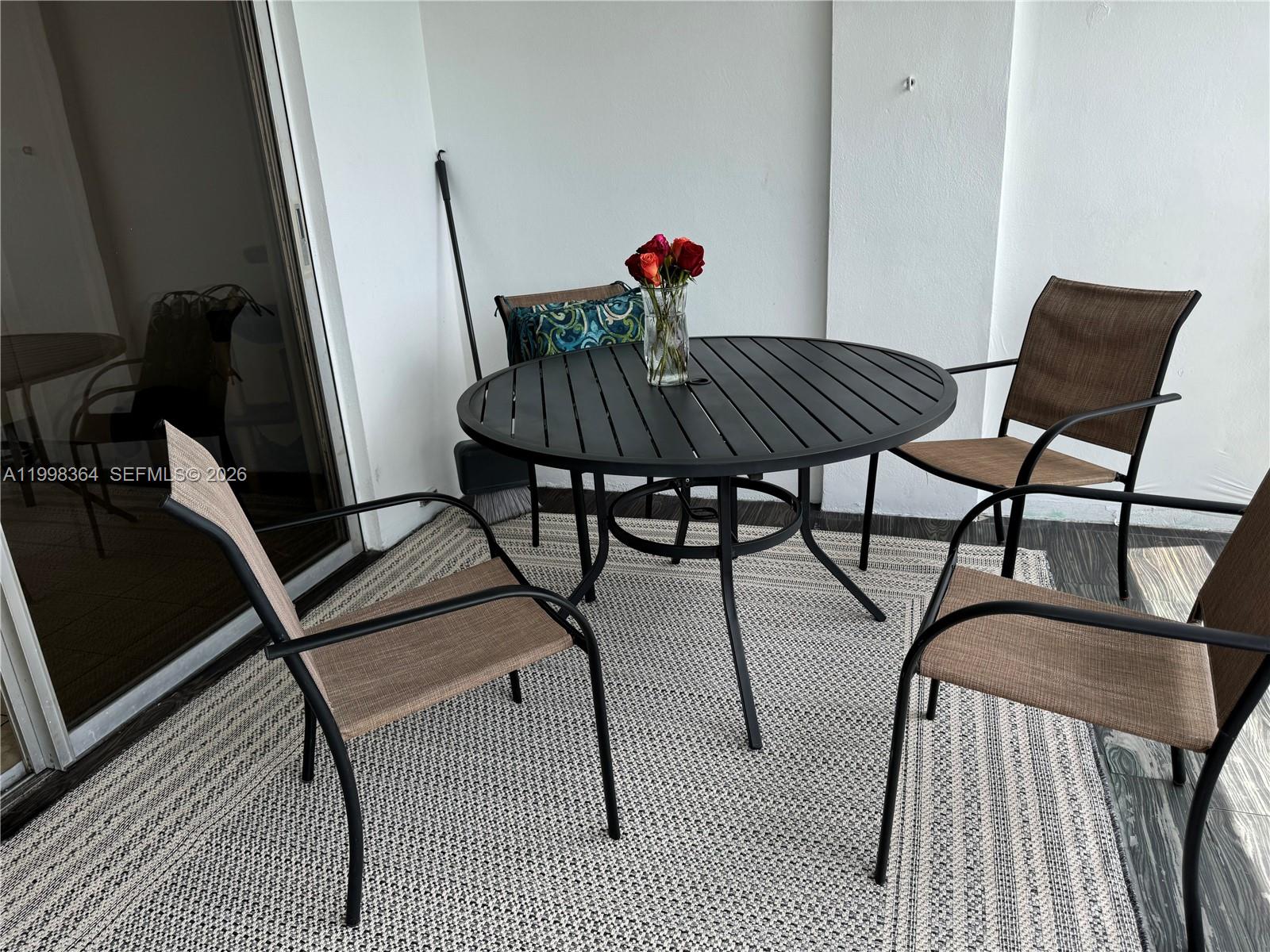EASTERN SHORES WHITE HOUS - Residential Lease