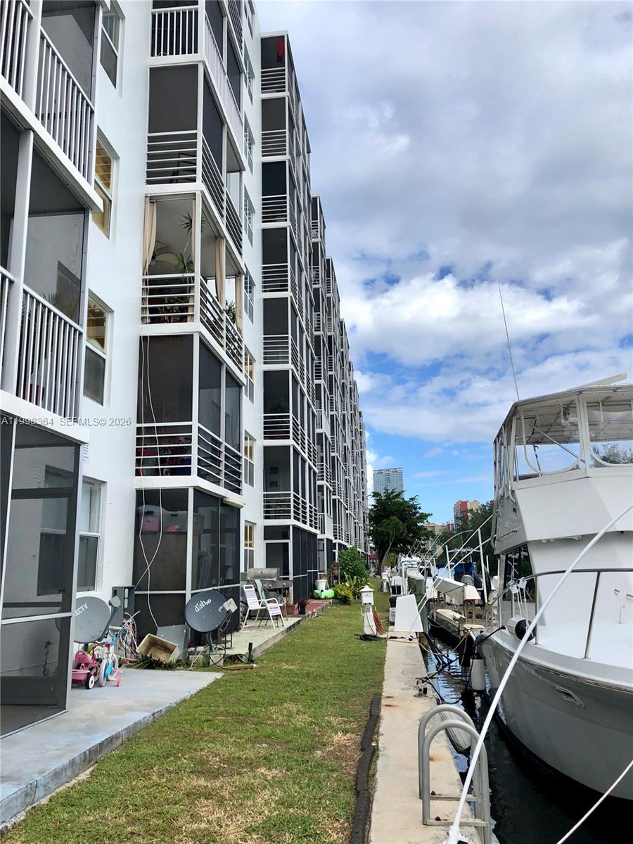 EASTERN SHORES WHITE HOUS - Residential Lease