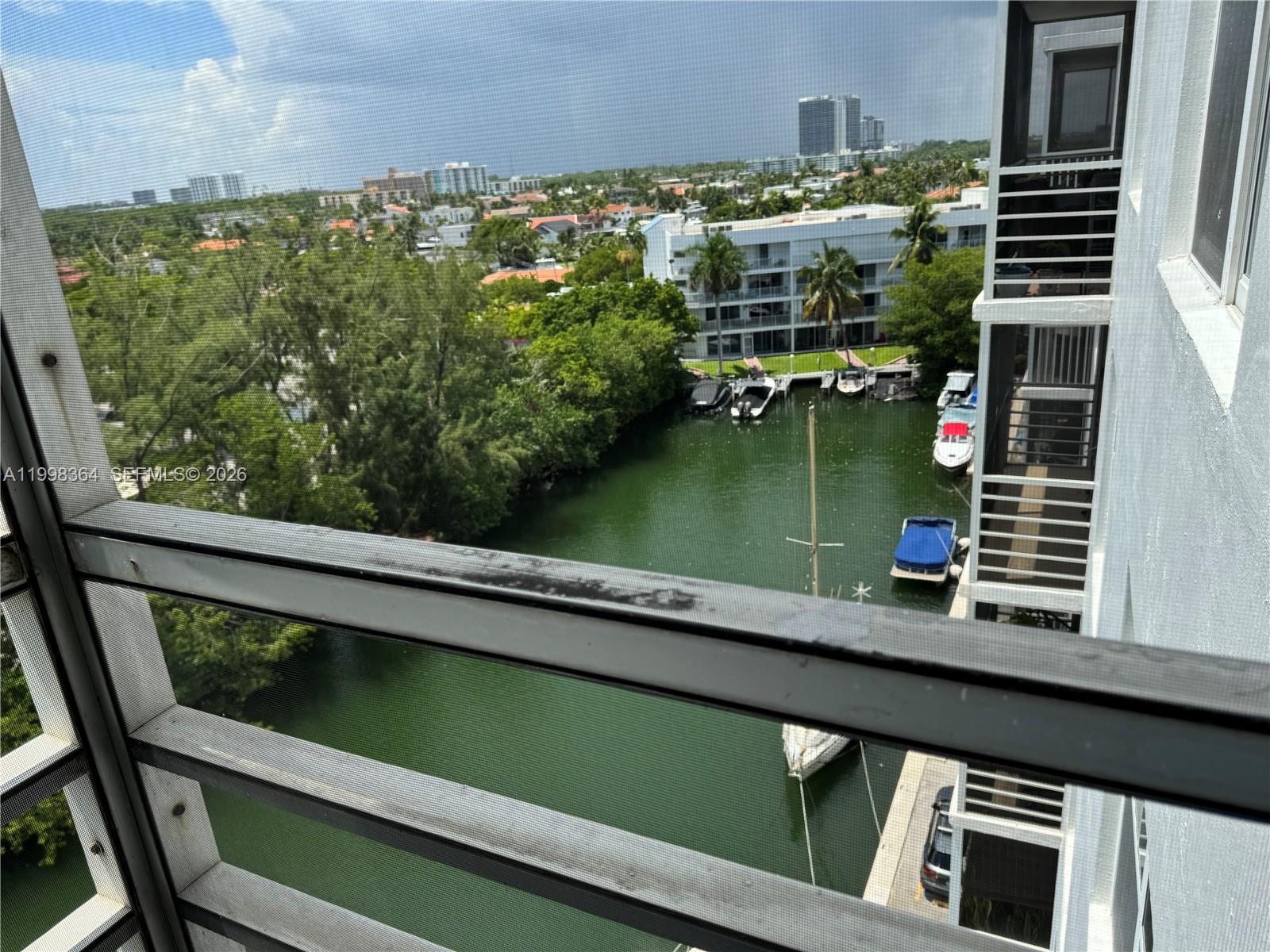 EASTERN SHORES WHITE HOUS - Residential Lease