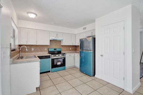 Tiny photo for 4511 Treehouse Ln #B, Tamarac, FL 33319 (MLS # A11999494)