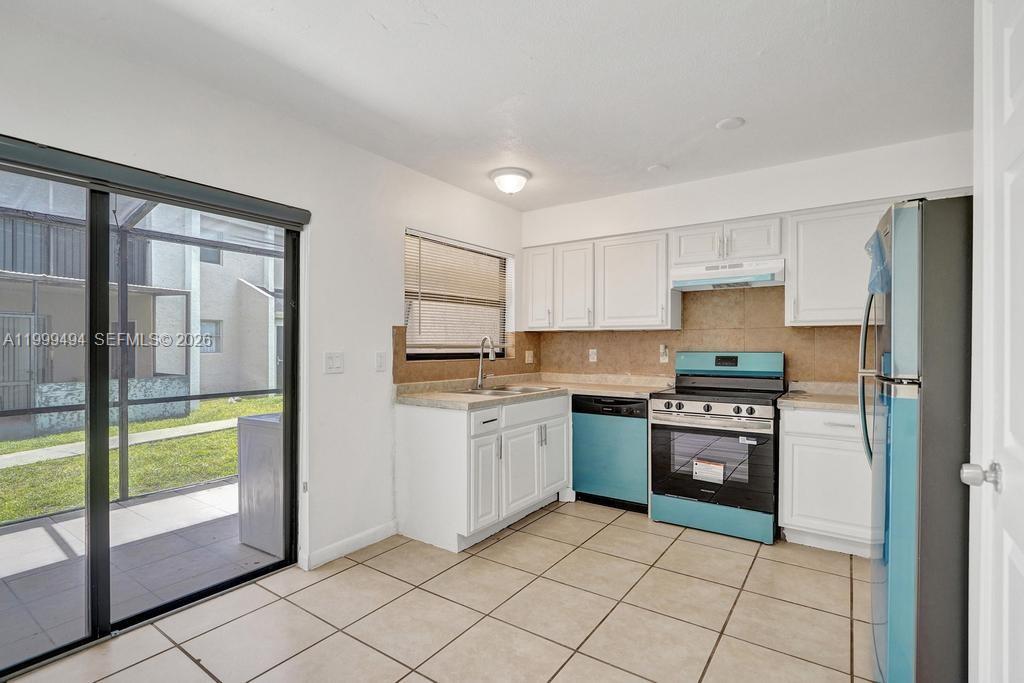 ARBOR KEYS CONDO - Residential