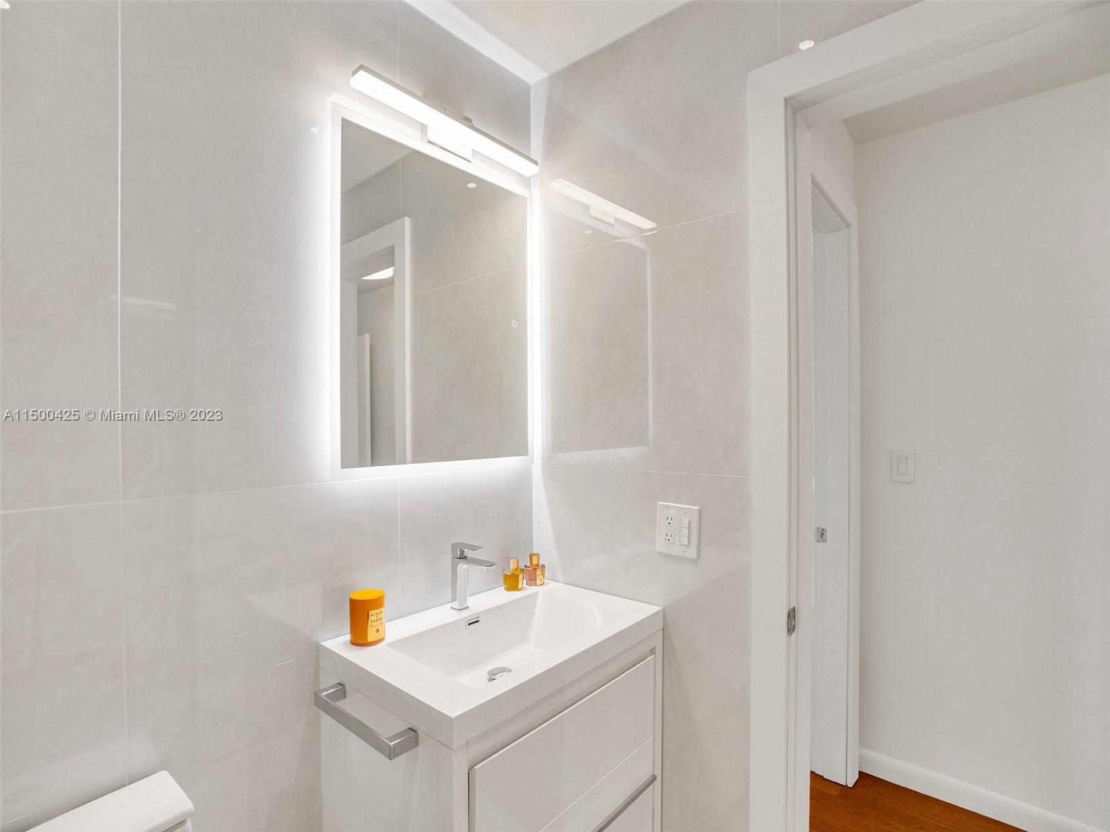 1000 Venetian Way Unit 1002, Miami Beach, FL, 33139, US, 3 Bedrooms Bedrooms, ,3 BathroomsBathrooms,Residential,Active,1000 Venetian Way Unit 1002,1666848