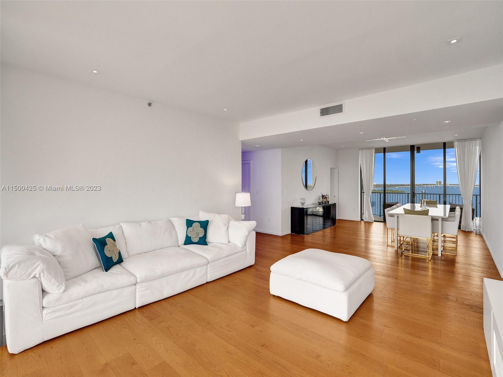 1000 Venetian Way Unit 1002, Miami Beach, FL, 33139, US, 3 Bedrooms Bedrooms, ,3 BathroomsBathrooms,Residential,Active,1000 Venetian Way Unit 1002,1666848