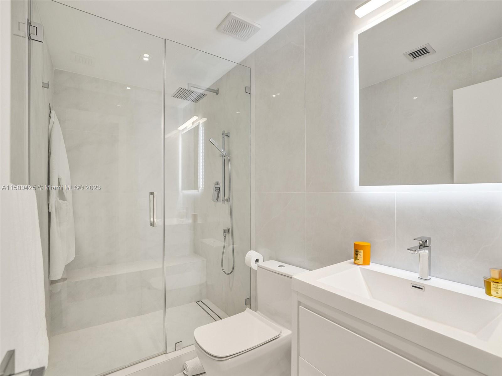 1000 Venetian Way Unit 1002, Miami Beach, FL, 33139, US, 3 Bedrooms Bedrooms, ,3 BathroomsBathrooms,Residential,Active,1000 Venetian Way Unit 1002,1666848