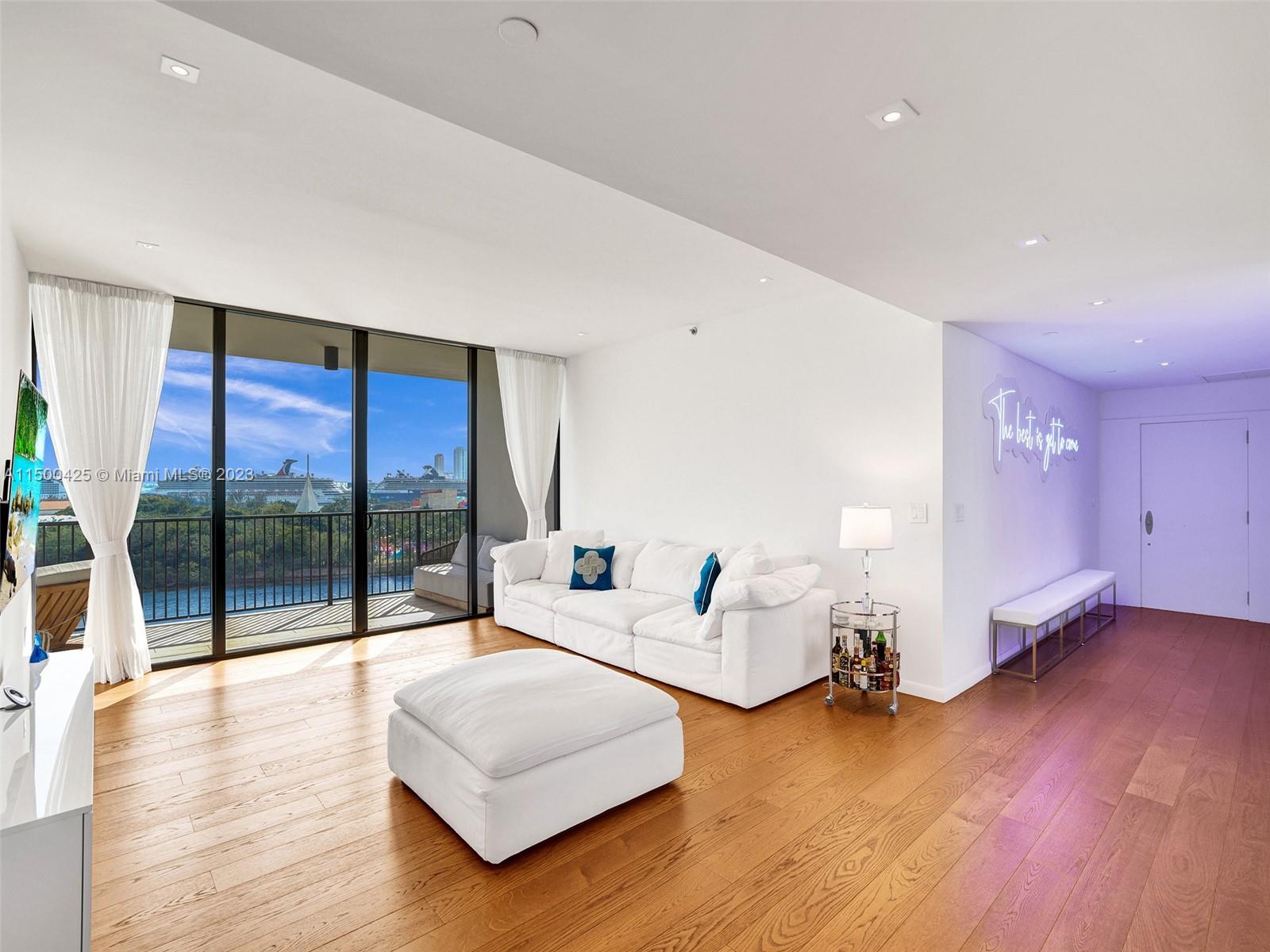 1000 Venetian Way Unit 1002, Miami Beach, FL, 33139, US, 3 Bedrooms Bedrooms, ,3 BathroomsBathrooms,Residential,Active,1000 Venetian Way Unit 1002,1666848