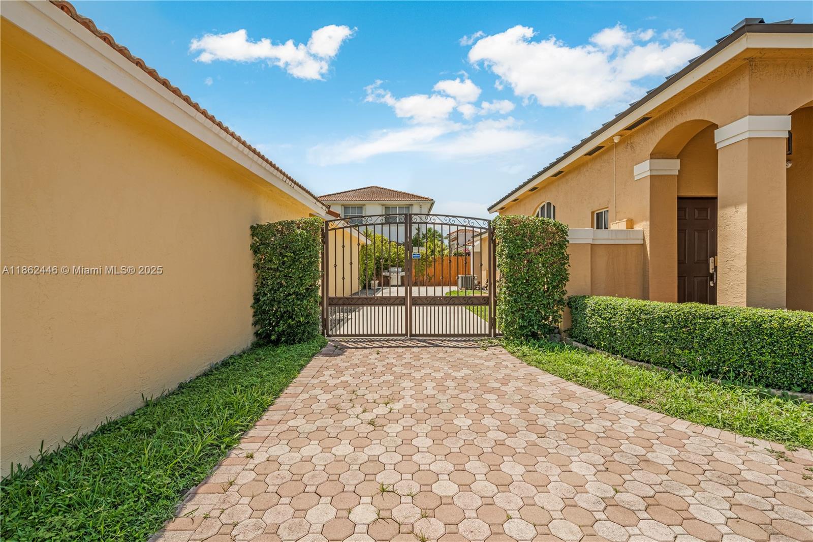 1070 NW 129th Pl