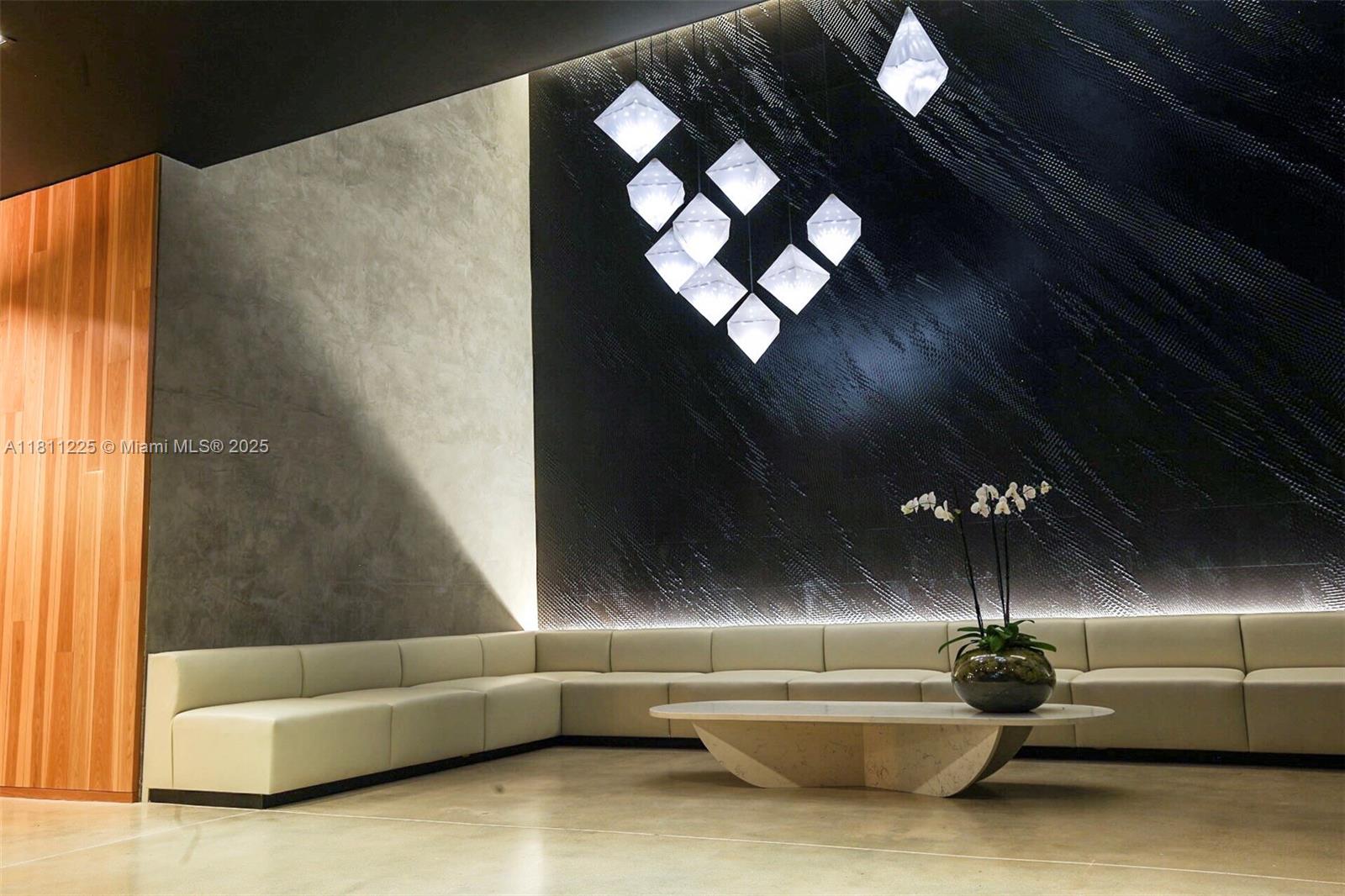 CENTRO CONDO - Residential