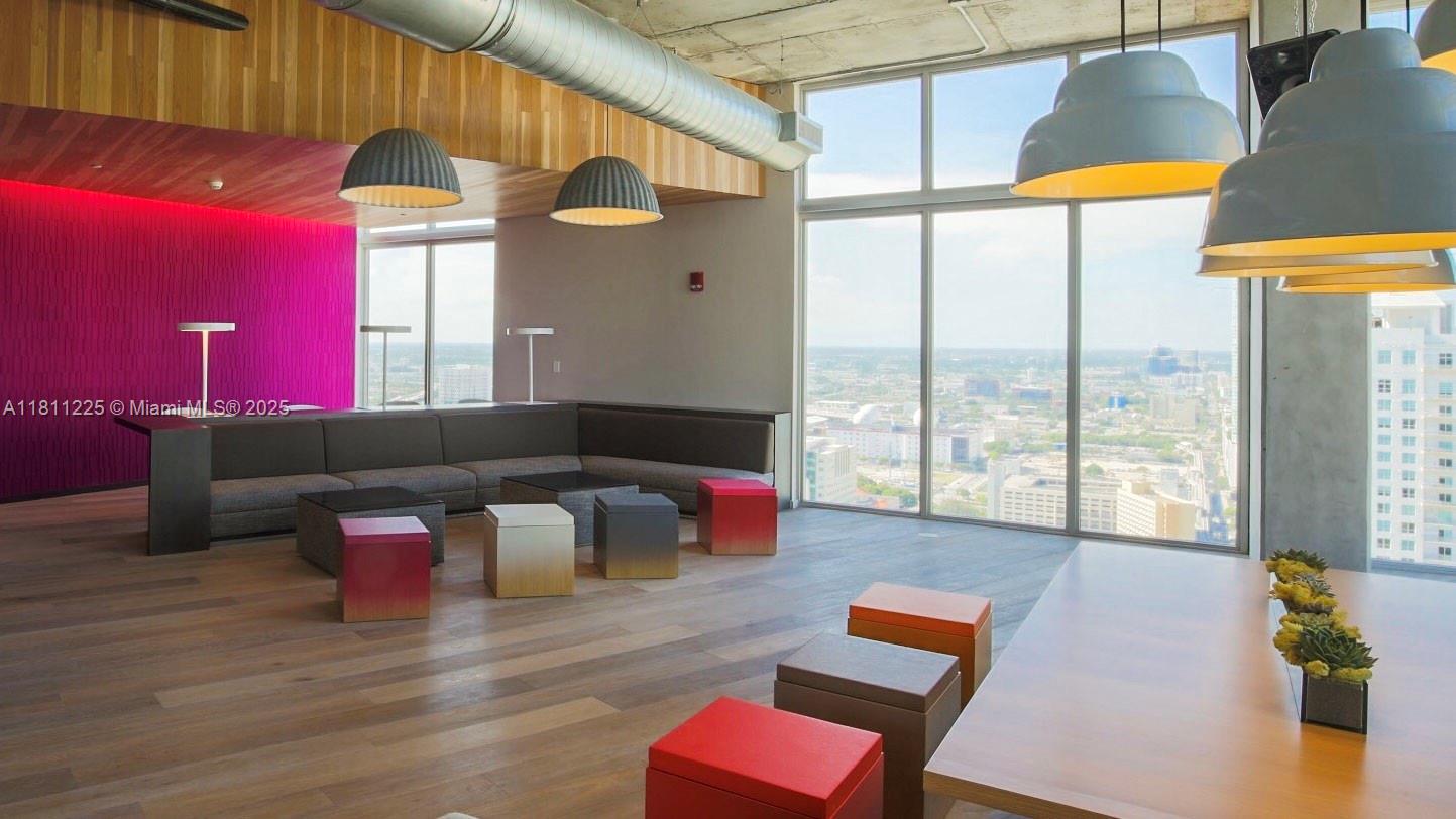 CENTRO CONDO - Residential