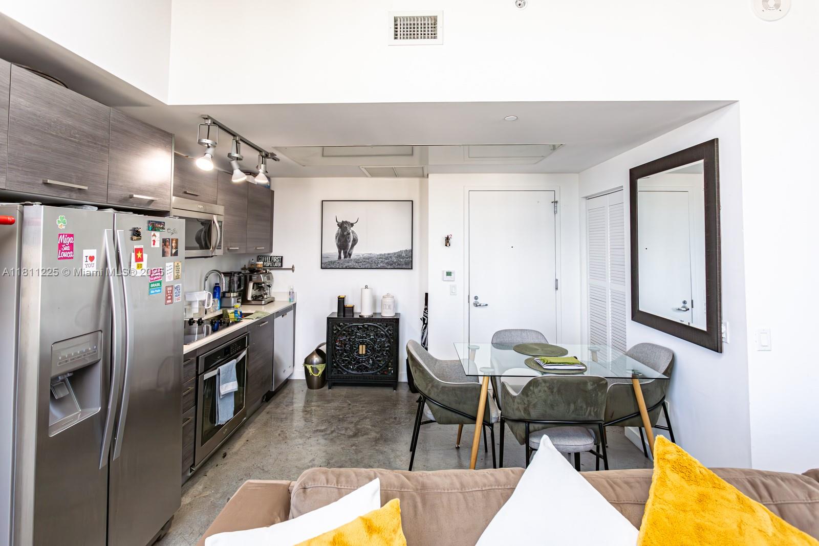 CENTRO CONDO - Residential